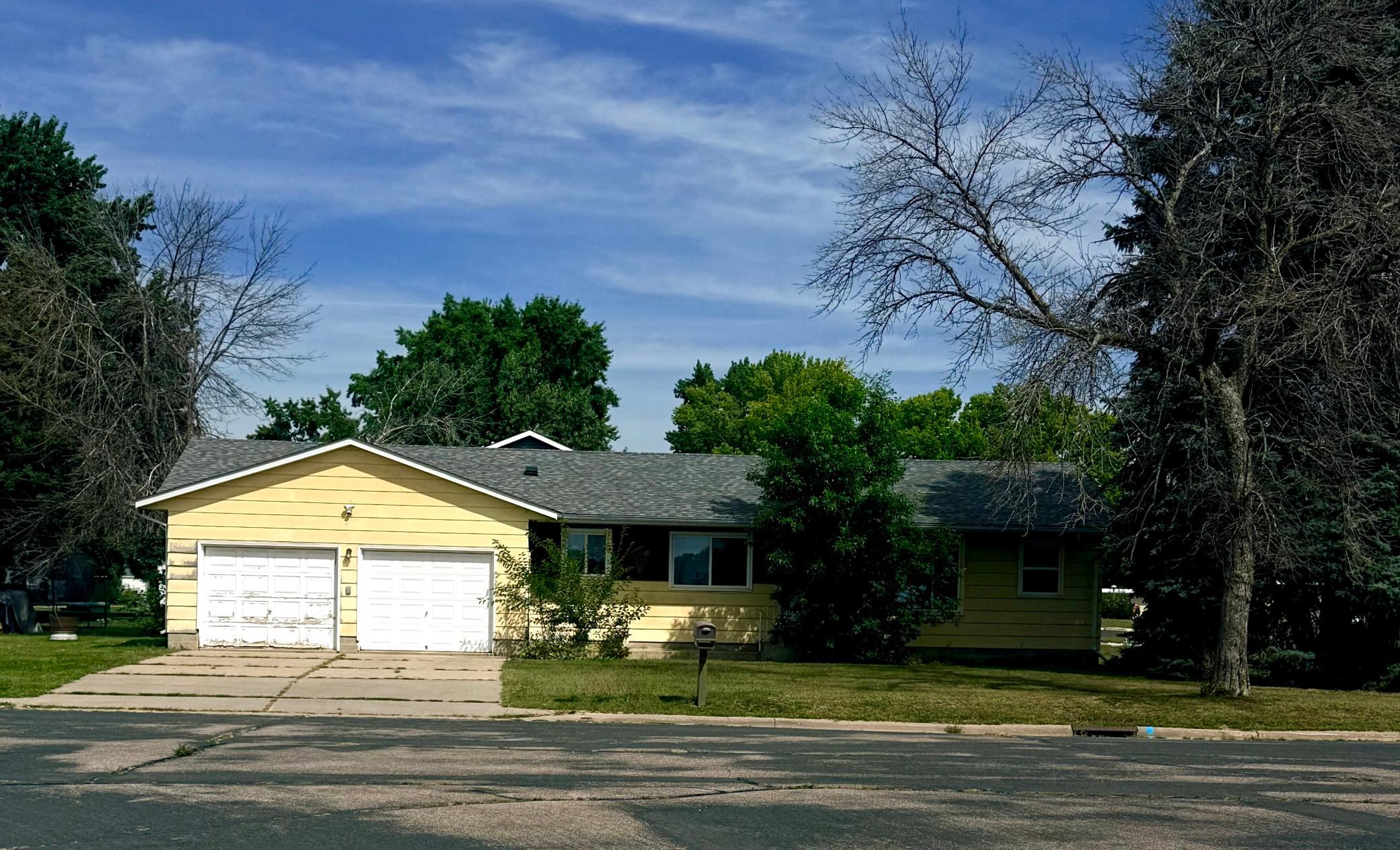 308 E Raven Street Property Photo 1