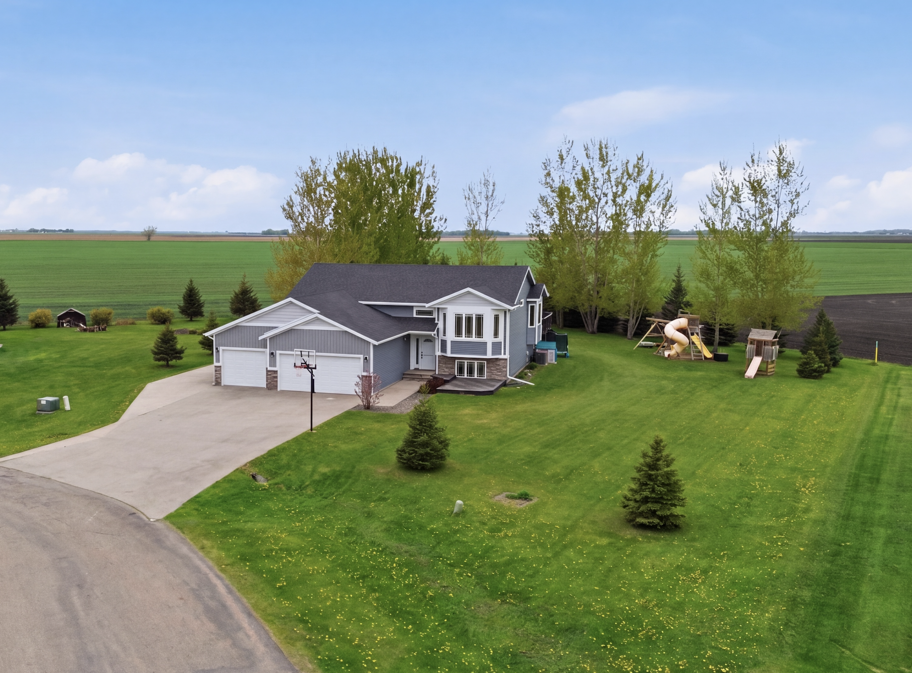 520 3rd Street N Property Photo 6