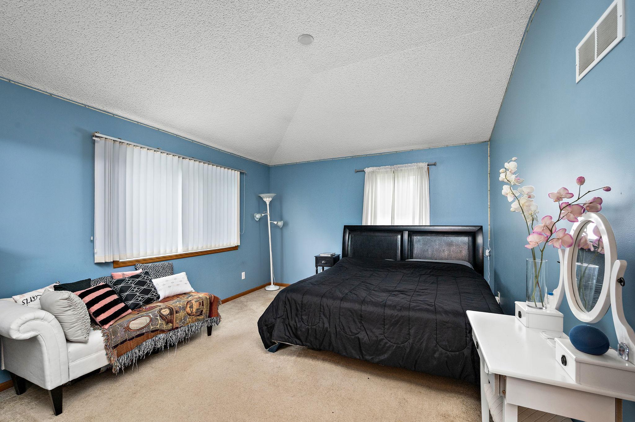 7370 Unity Lane N Property Photo 10