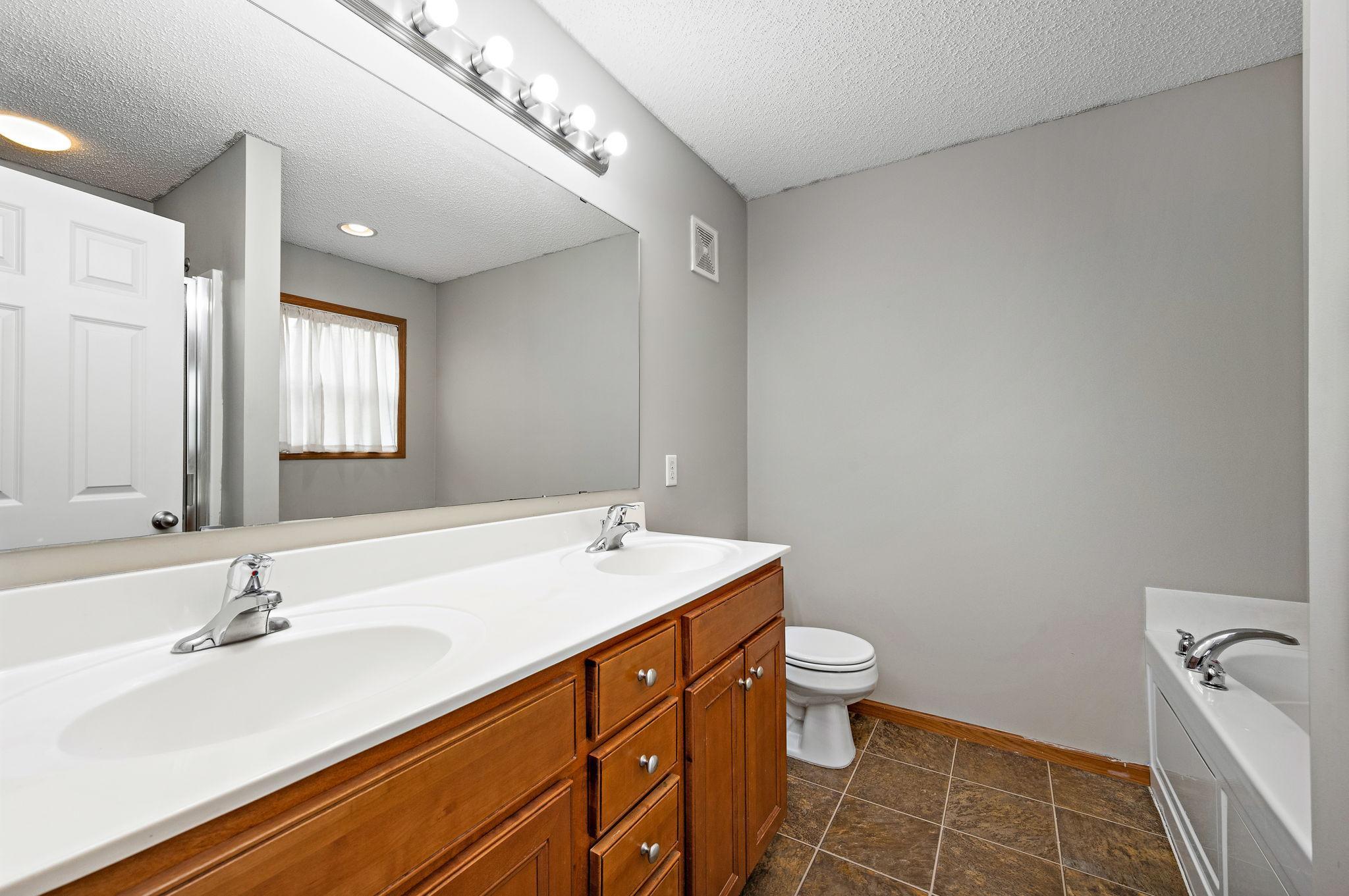 7370 Unity Lane N Property Photo 11