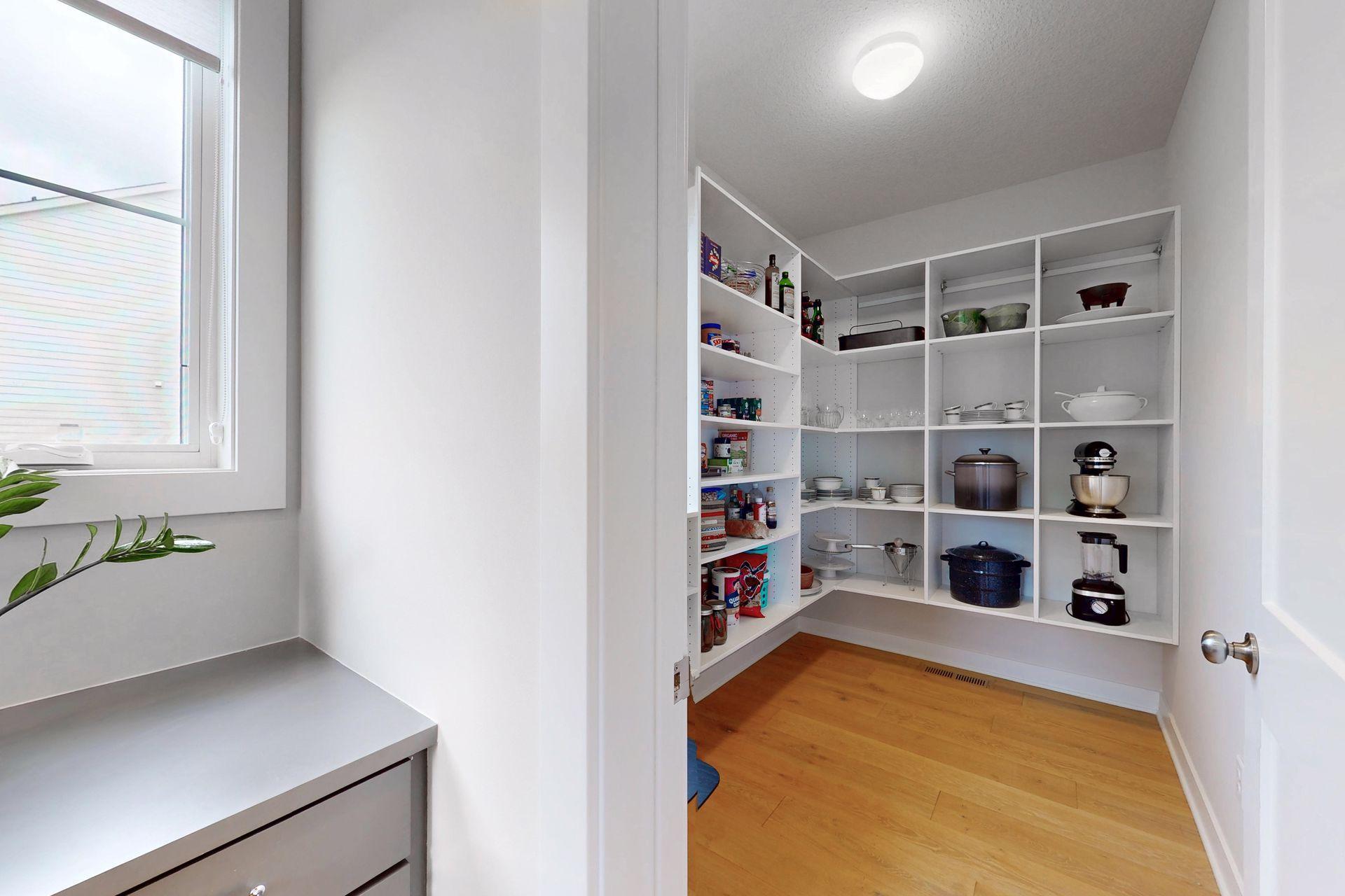 5500 Rolling Hills Parkway Property Photo 11