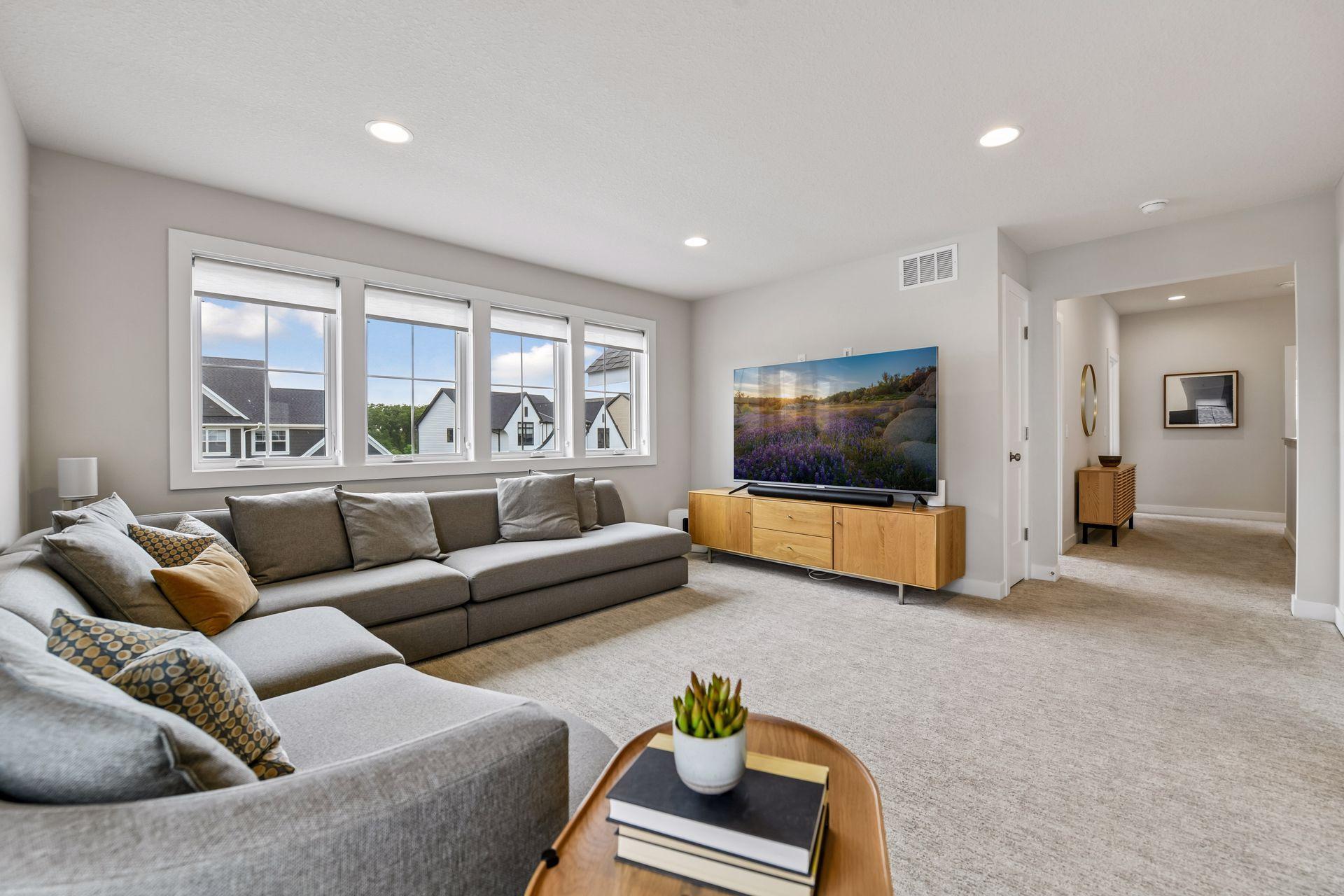 5500 Rolling Hills Parkway Property Photo 15