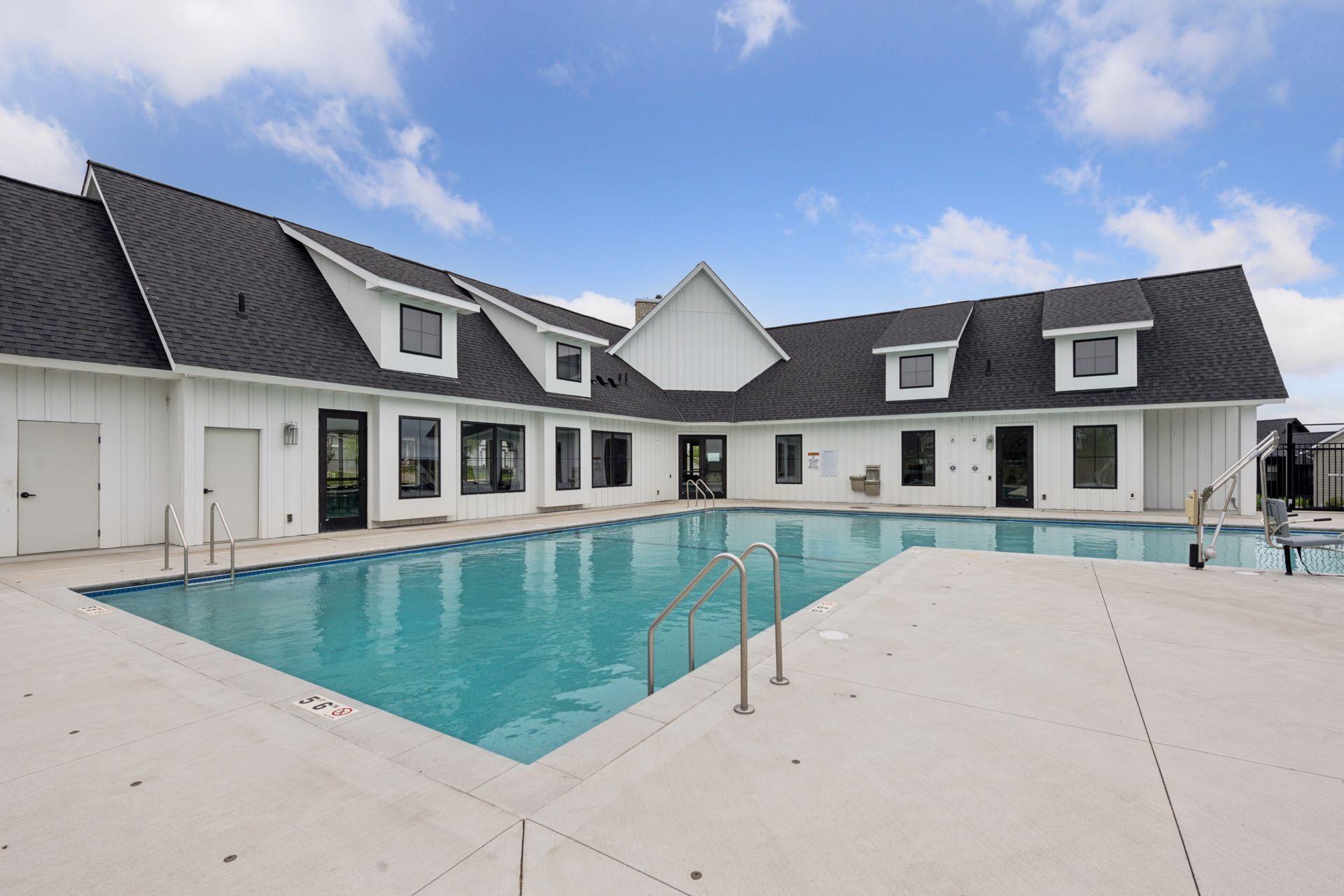5500 Rolling Hills Parkway Property Photo 30