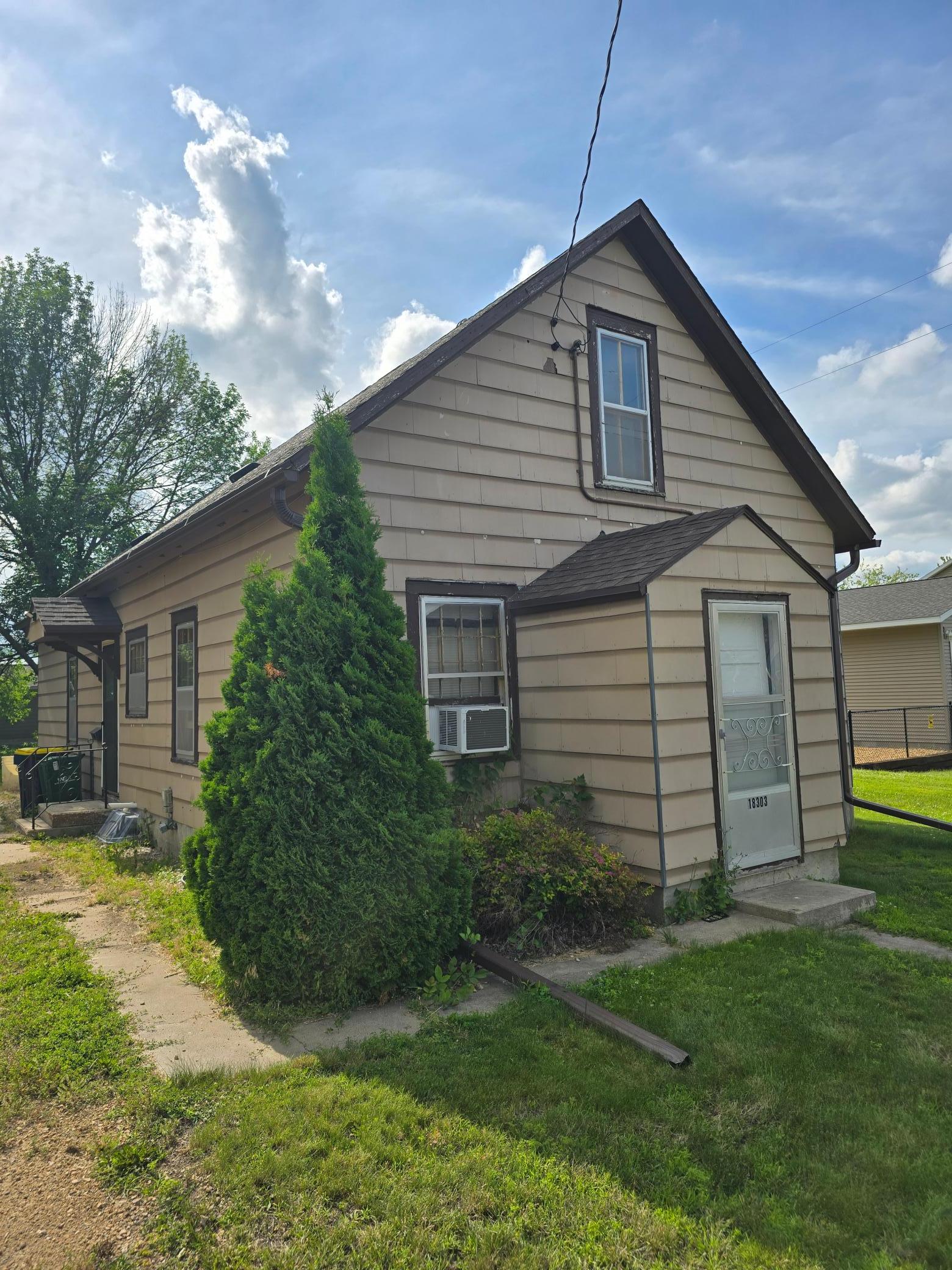 18303 Sperl Avenue Property Photo 2
