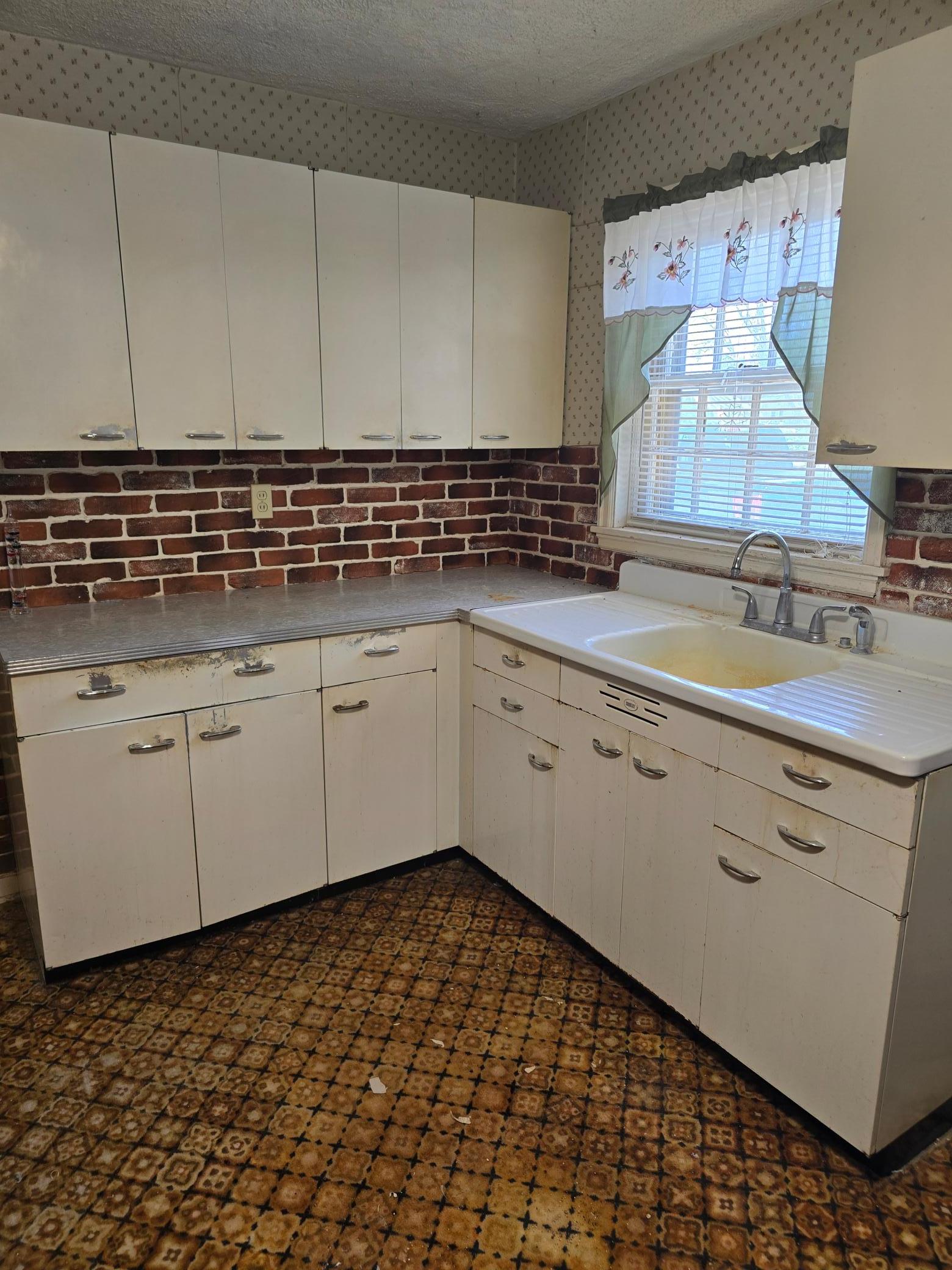 18303 Sperl Avenue Property Photo 14