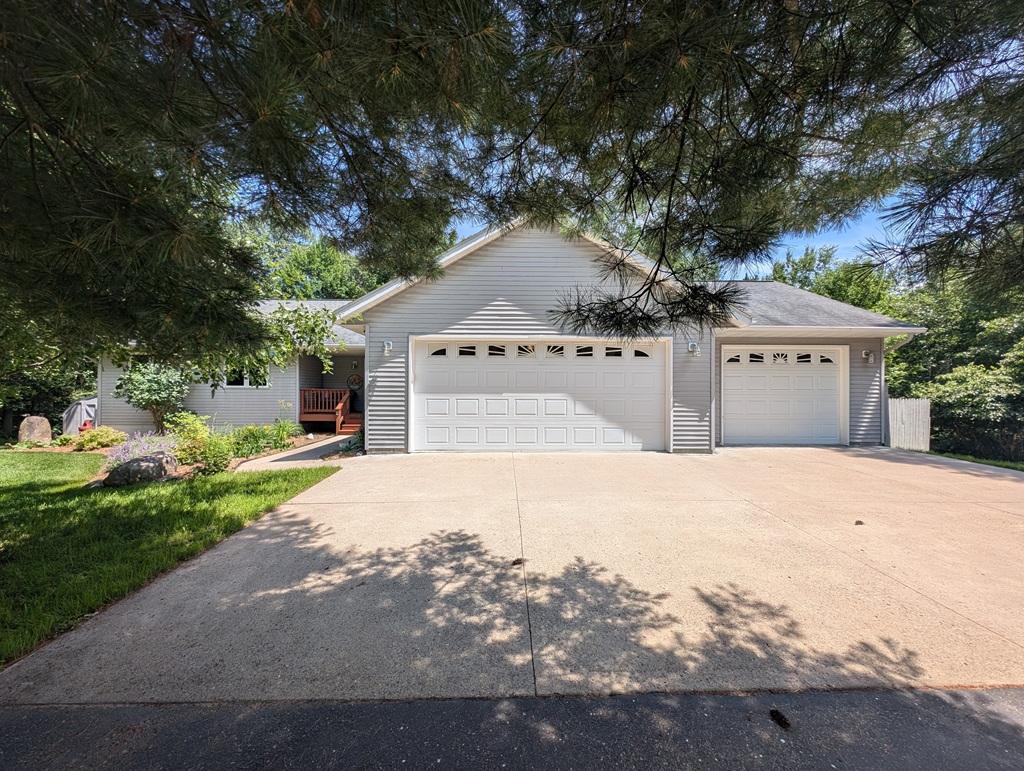 29756 Red Pine Drive Property Photo 2