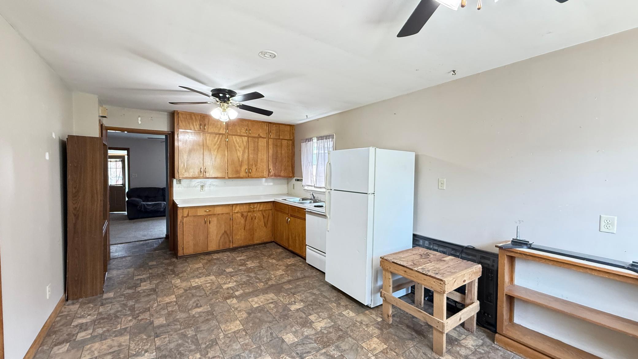 36 E Ronning Avenue Property Photo 6
