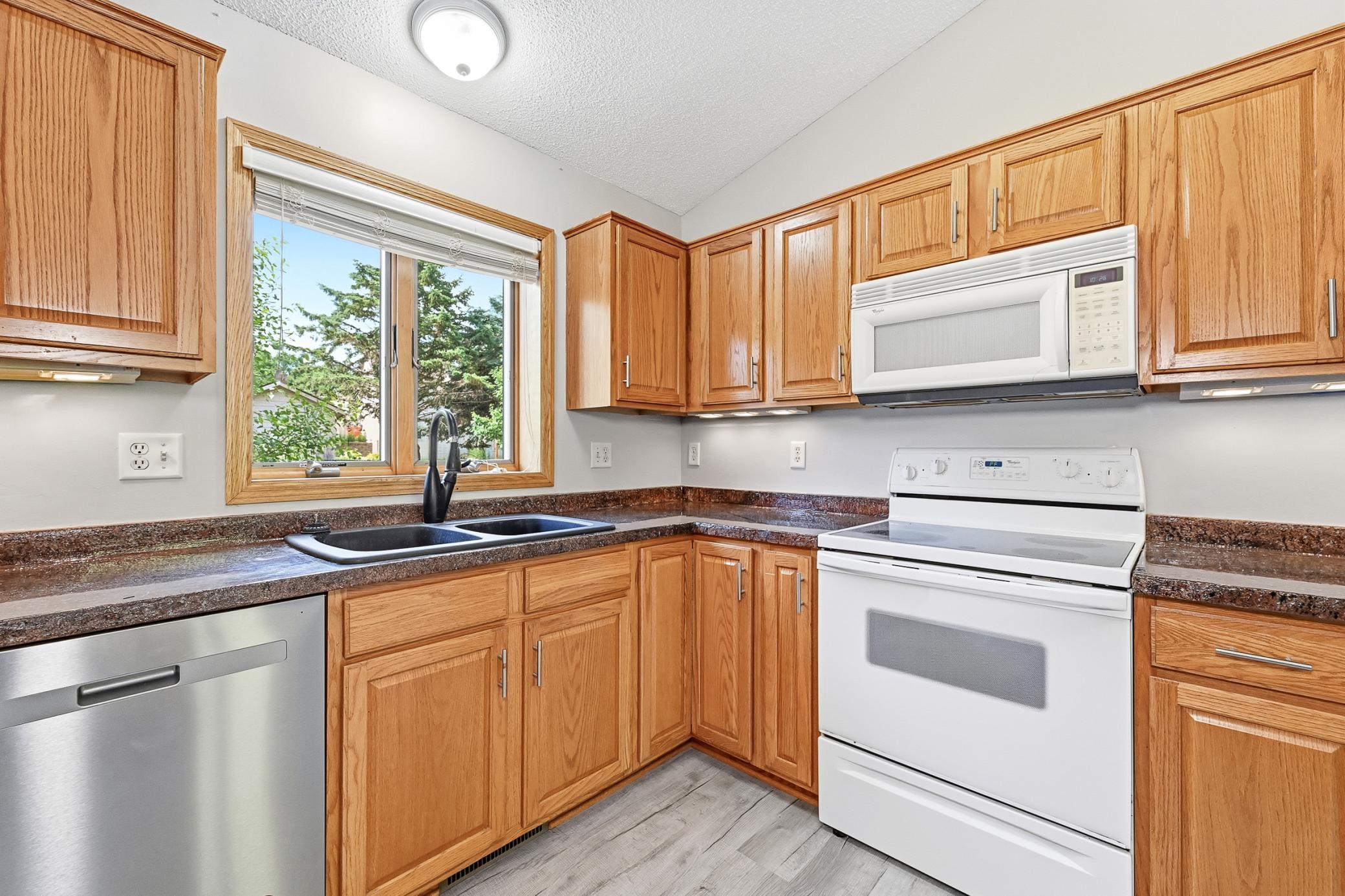 3328 Dorset Lane Nw Property Photo 11