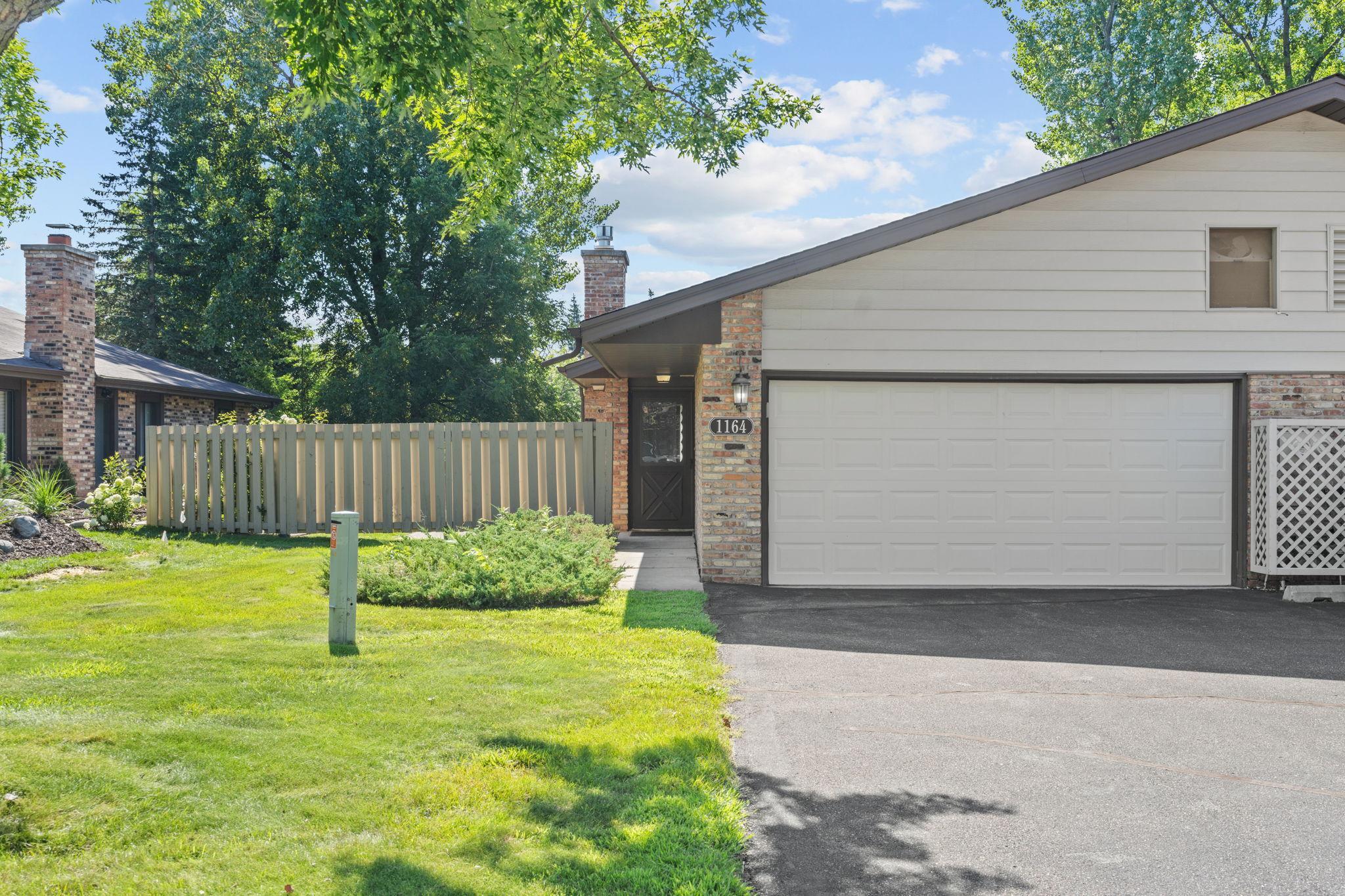 1164 Xene Lane N Property Photo 1