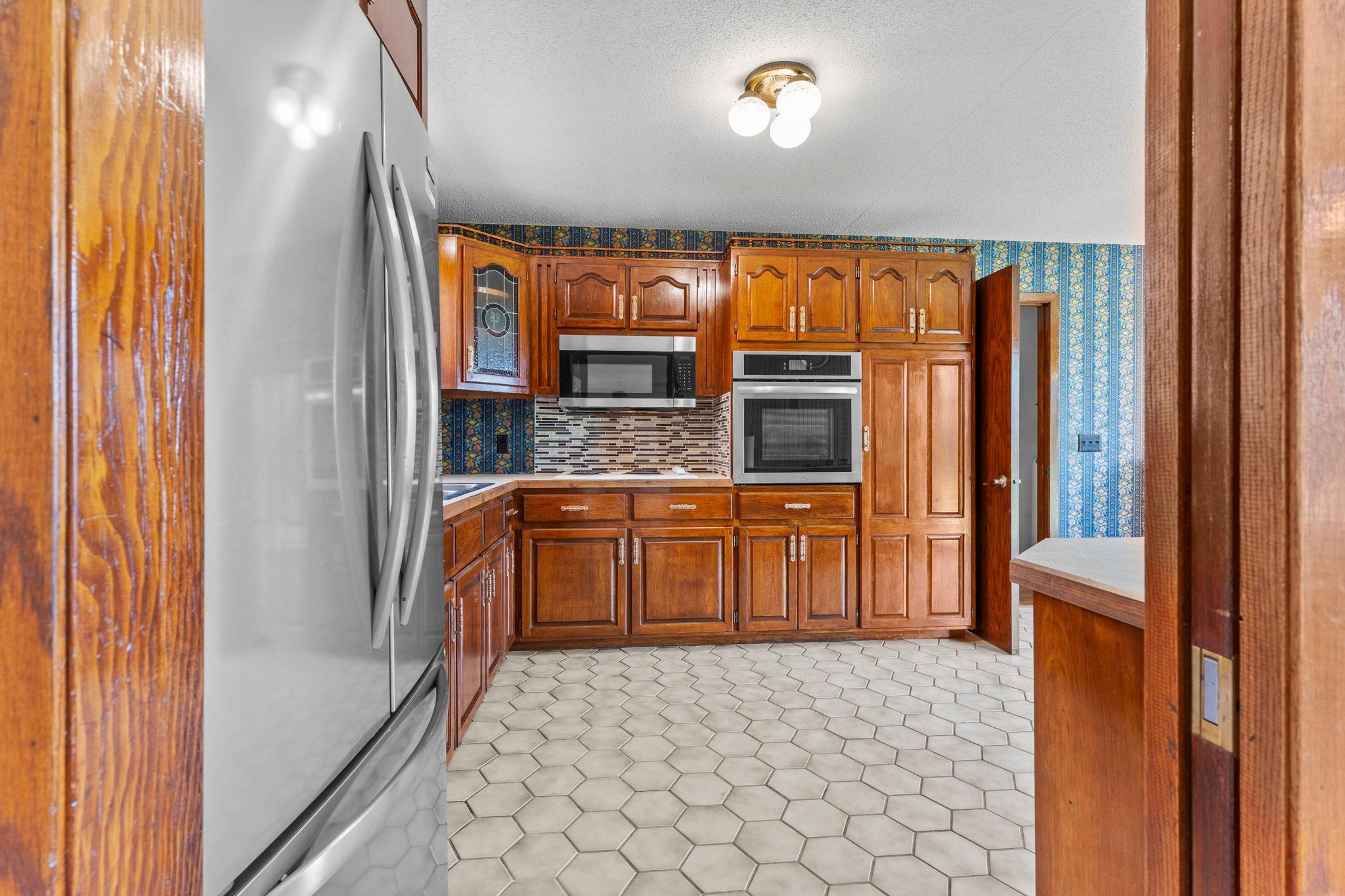 2095 Jamison Avenue Ne Property Photo 7