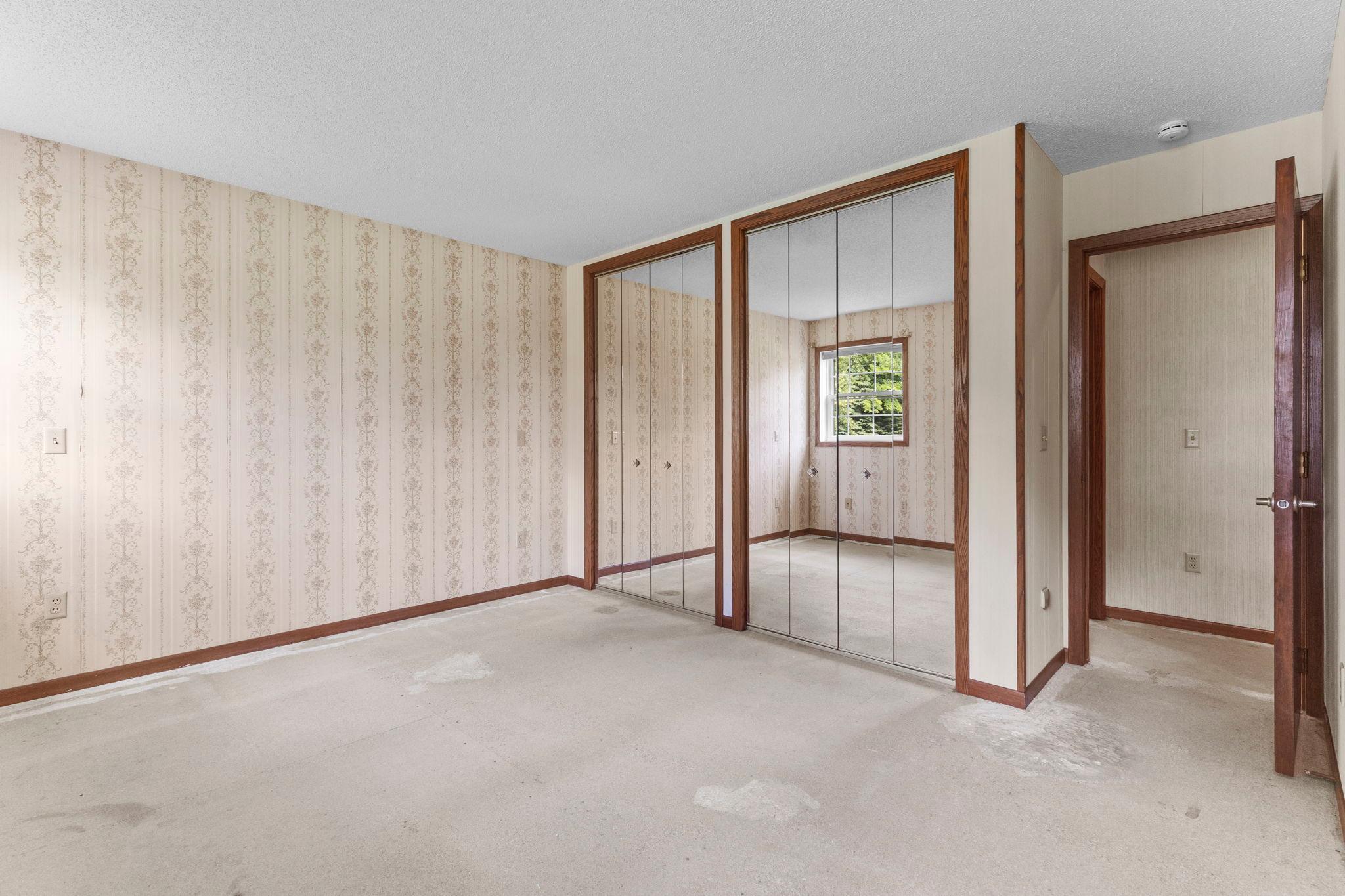 2095 Jamison Avenue Ne Property Photo 14