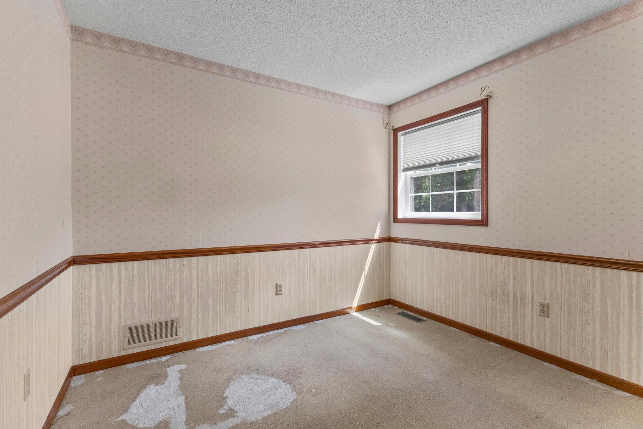 2095 Jamison Avenue Ne Property Photo 15