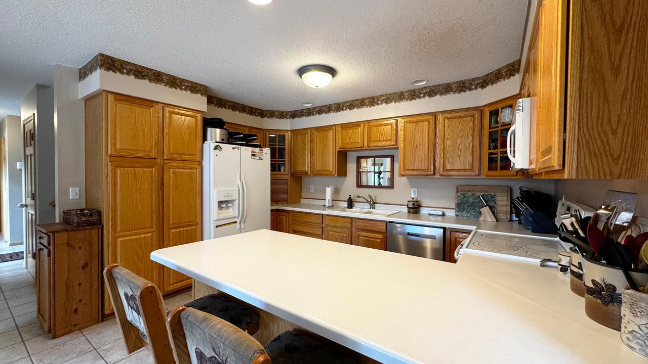 4475 Moccasin Point Road Property Photo 6