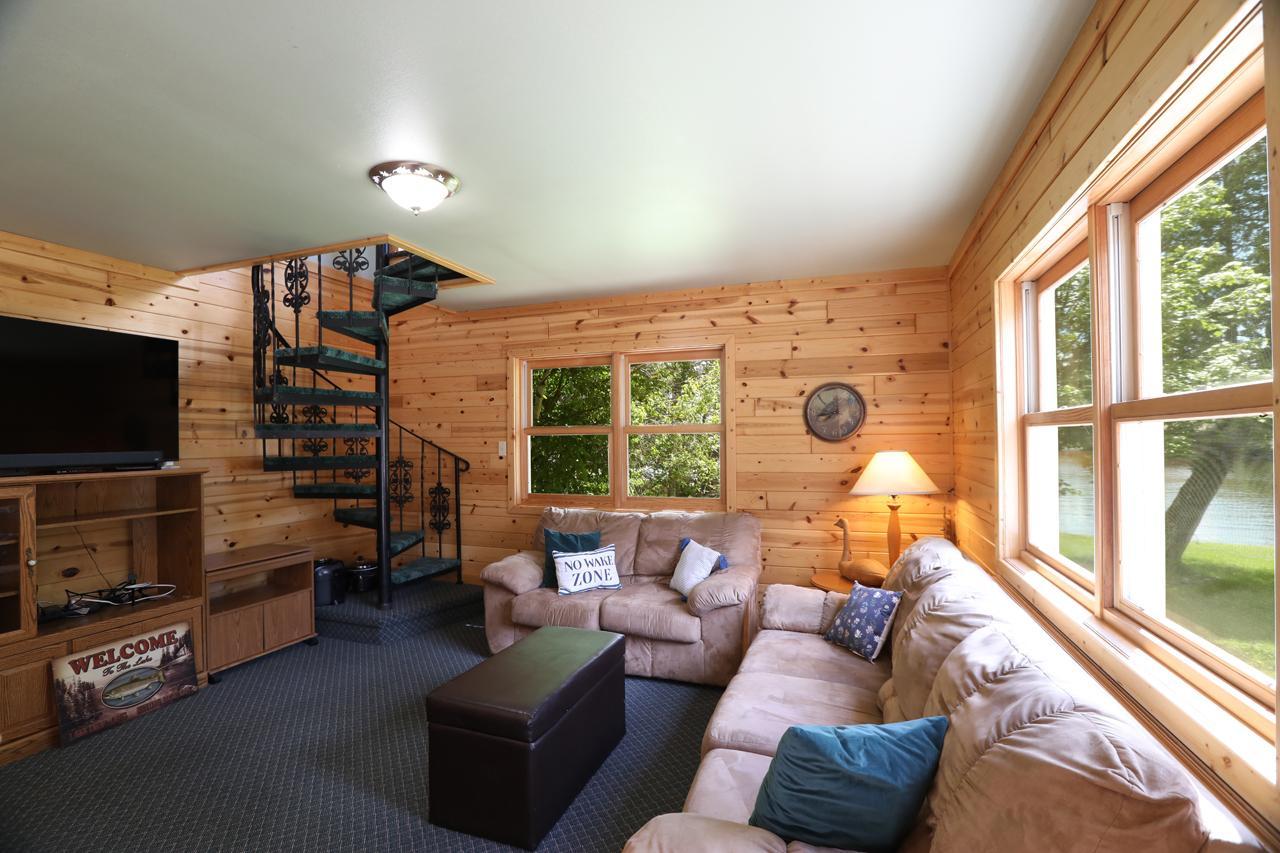 4475 Moccasin Point Road Property Photo 25