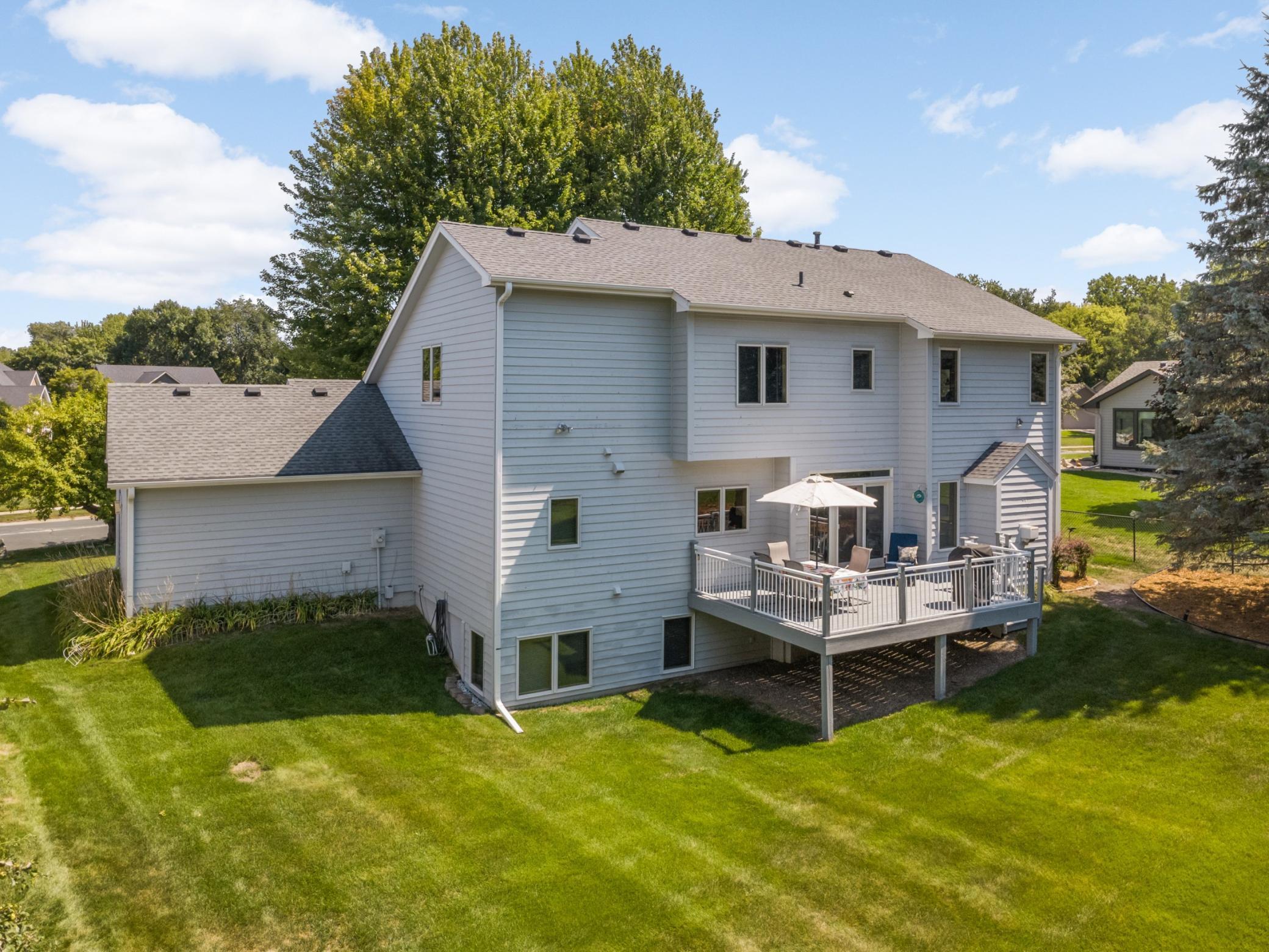 527 Hackmore Drive Property Photo 4