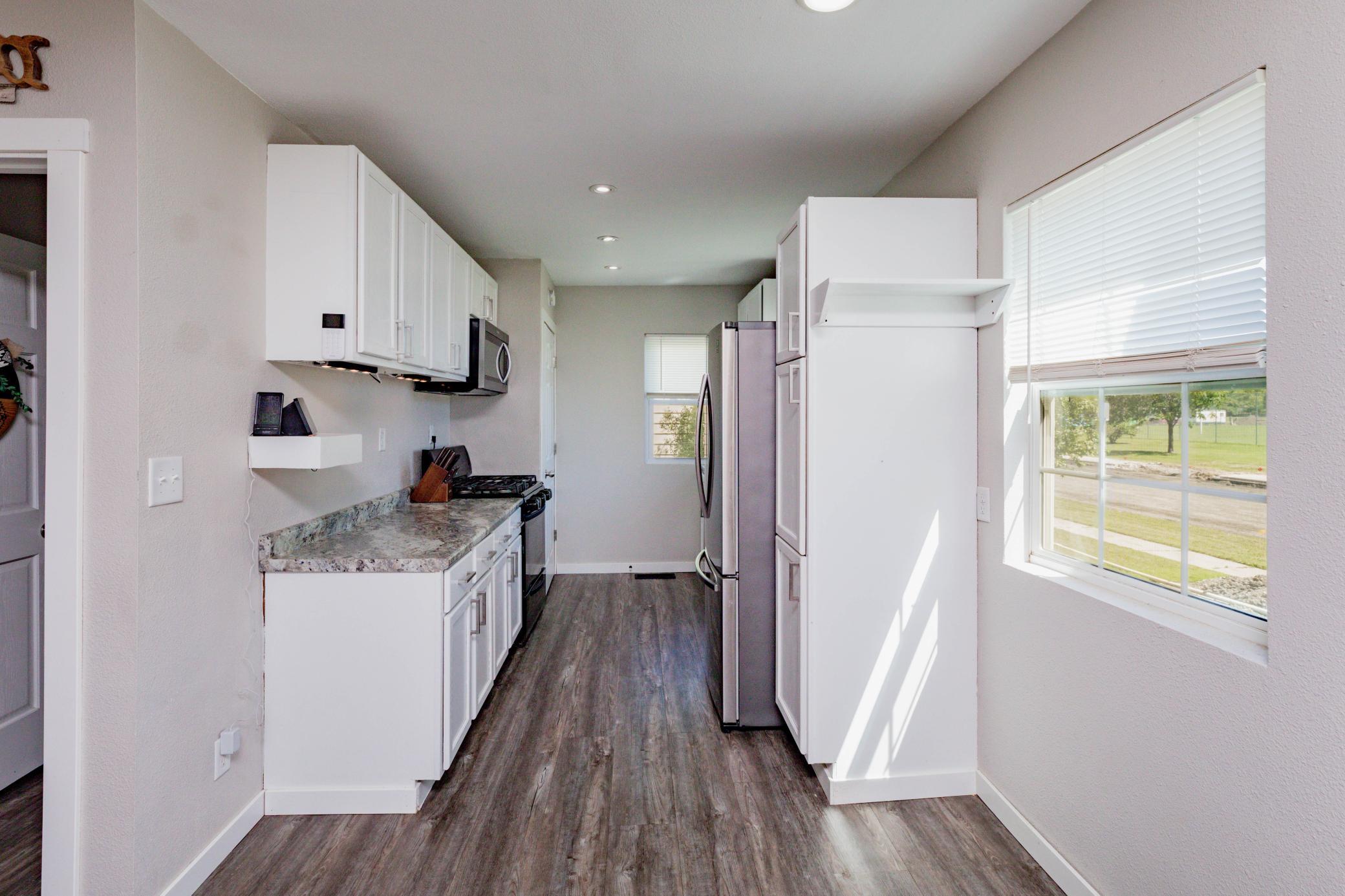 318 1st Avenue E Property Photo 5