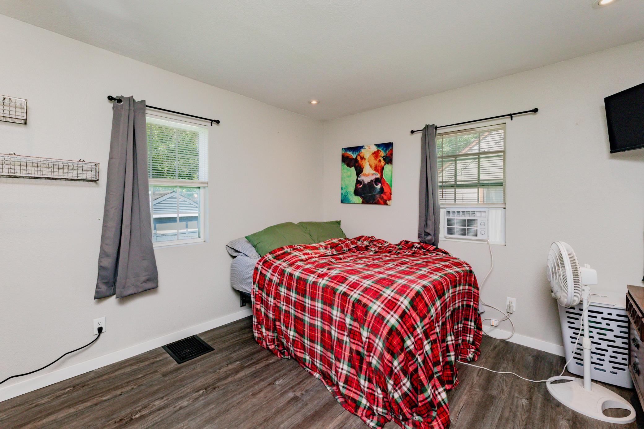 318 1st Avenue E Property Photo 10