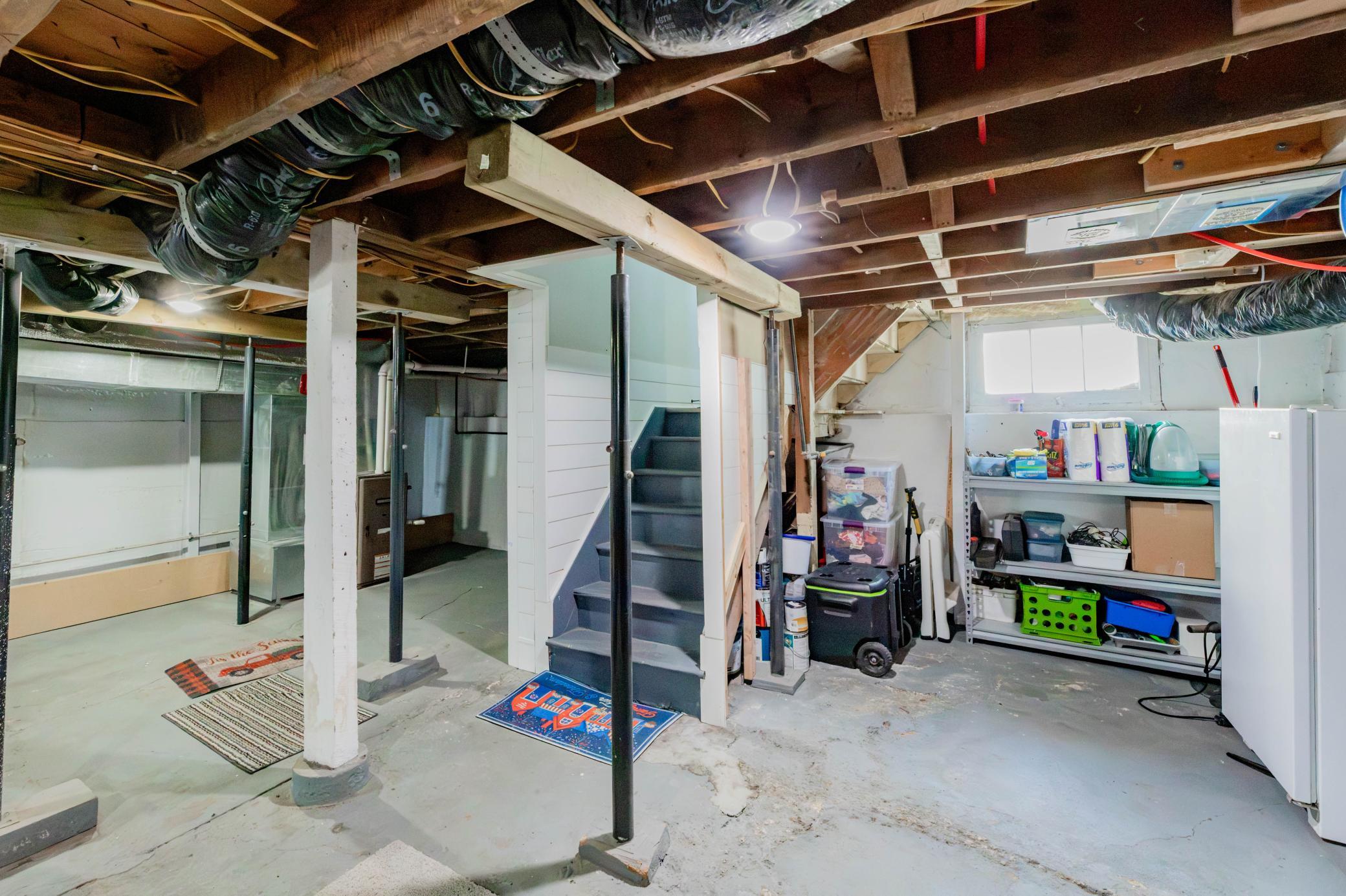 318 1st Avenue E Property Photo 18