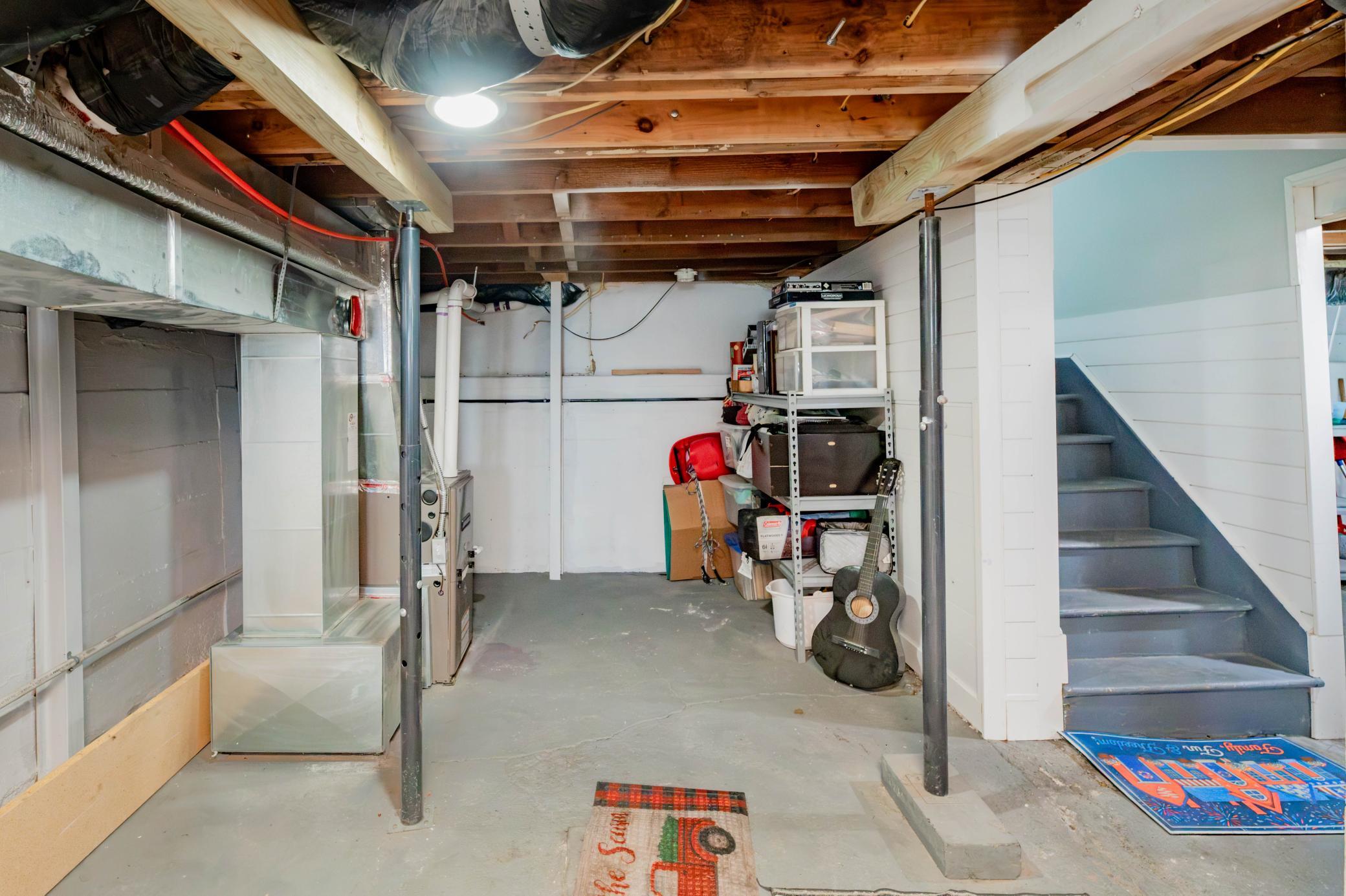 318 1st Avenue E Property Photo 21
