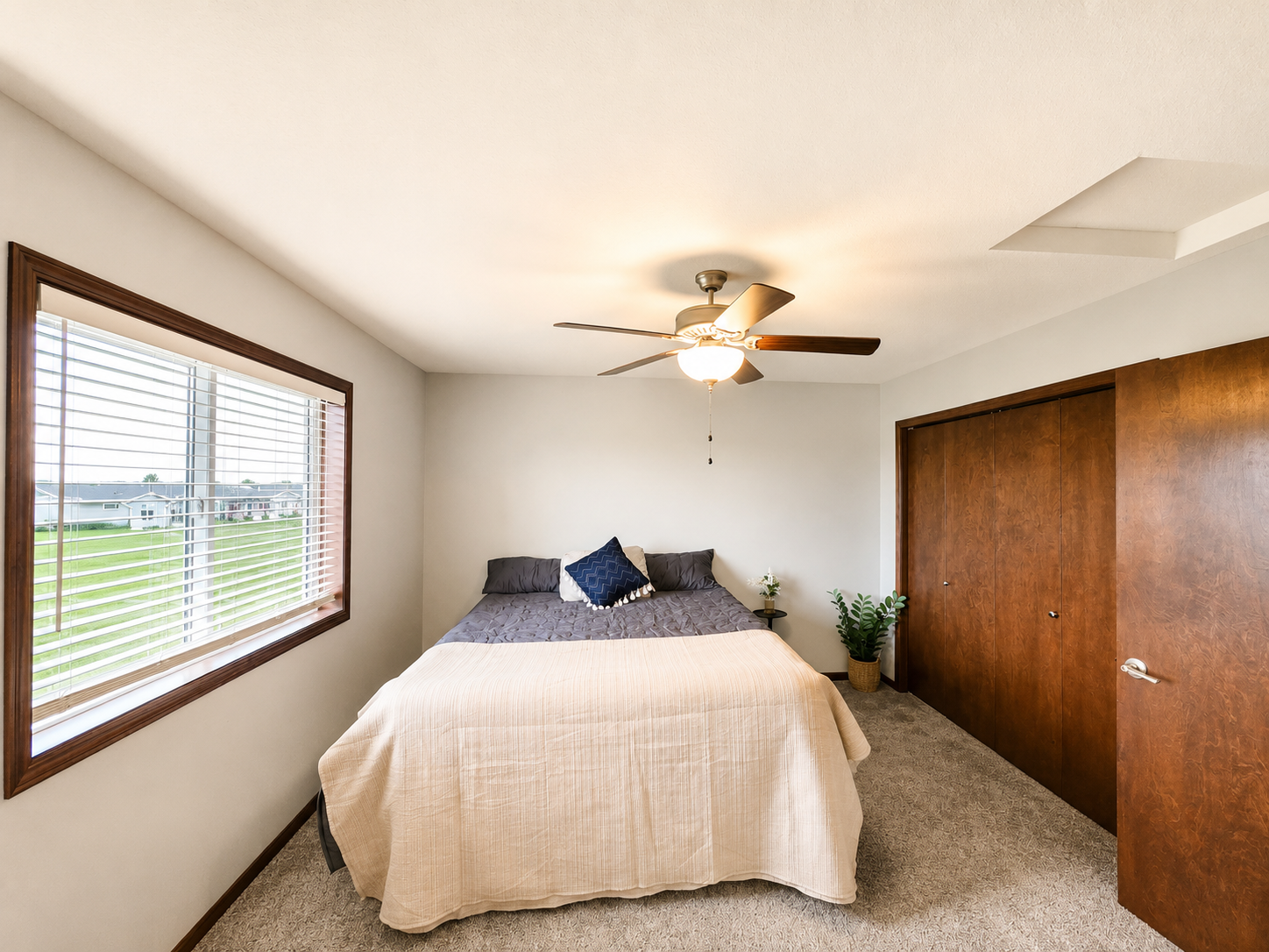 906 7th Avenue Property Photo 15