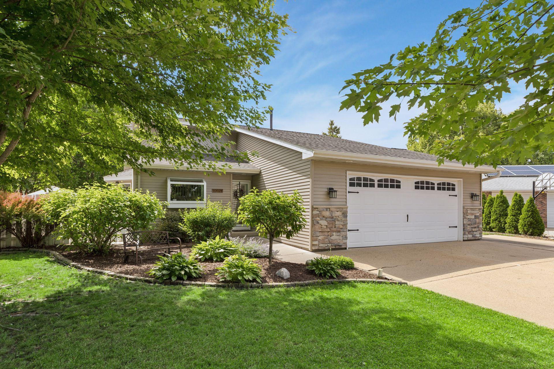 10028 Park Circle Property Photo 2