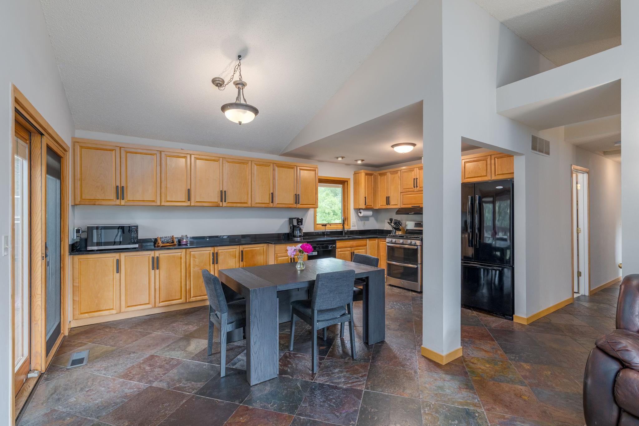 2840 Mayflower Avenue Property Photo 3