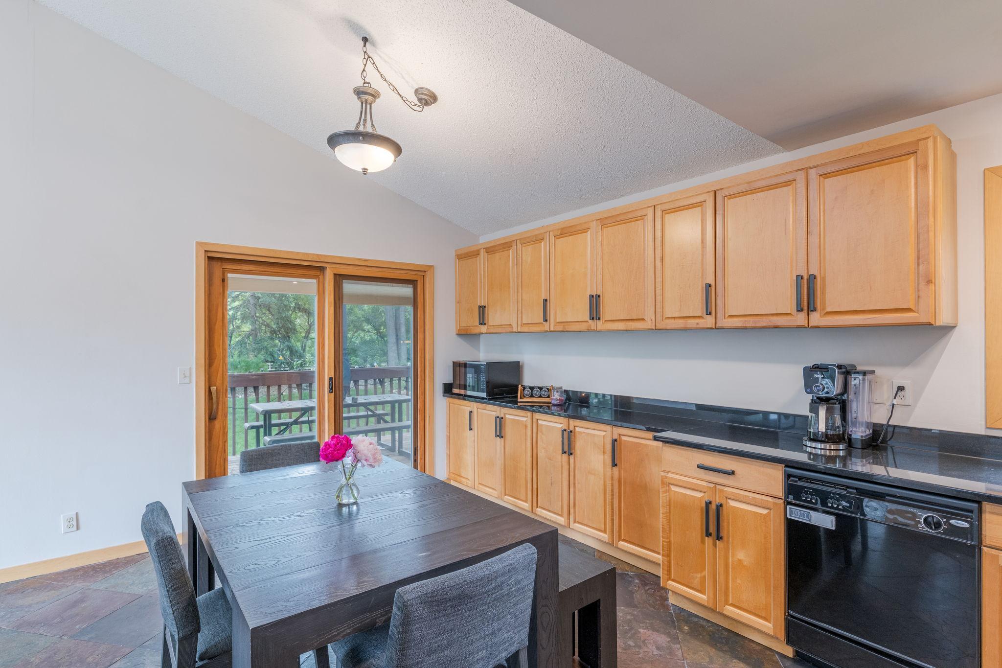 2840 Mayflower Avenue Property Photo 6