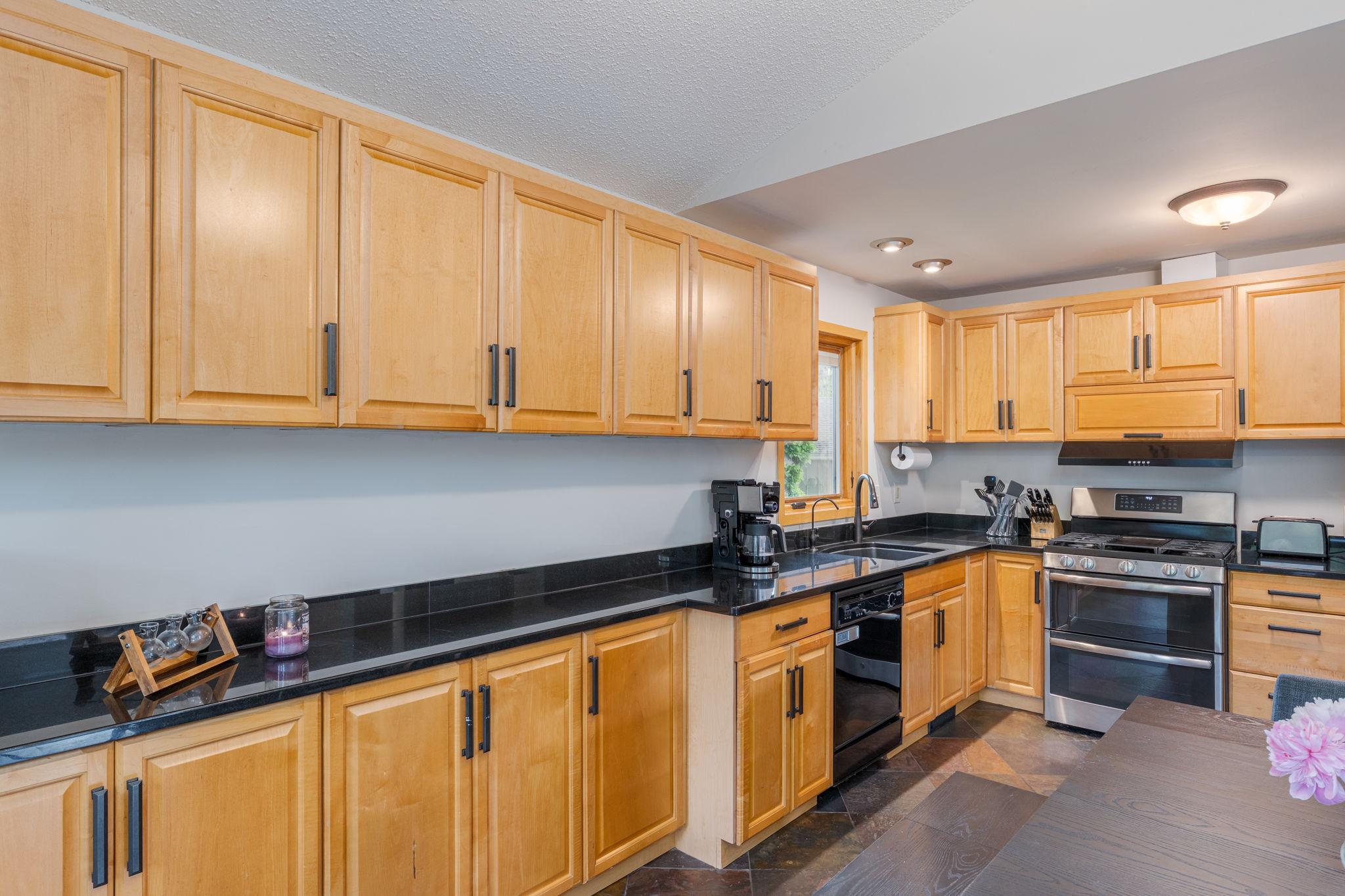2840 Mayflower Avenue Property Photo 12