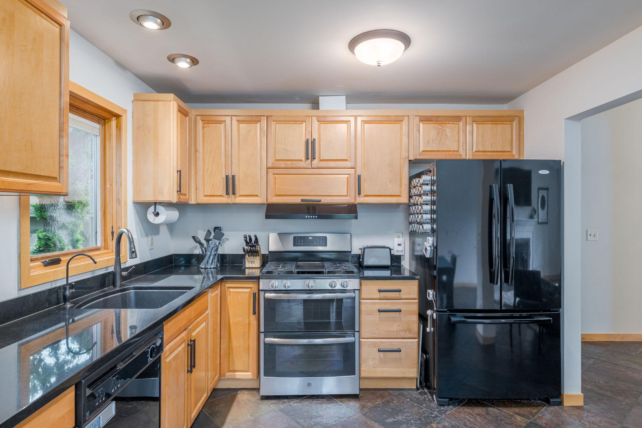 2840 Mayflower Avenue Property Photo 13