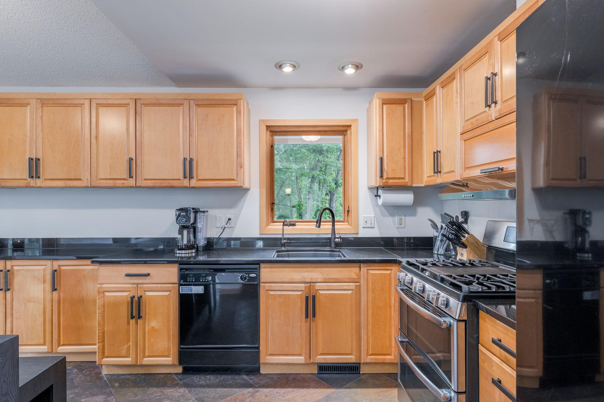 2840 Mayflower Avenue Property Photo 14