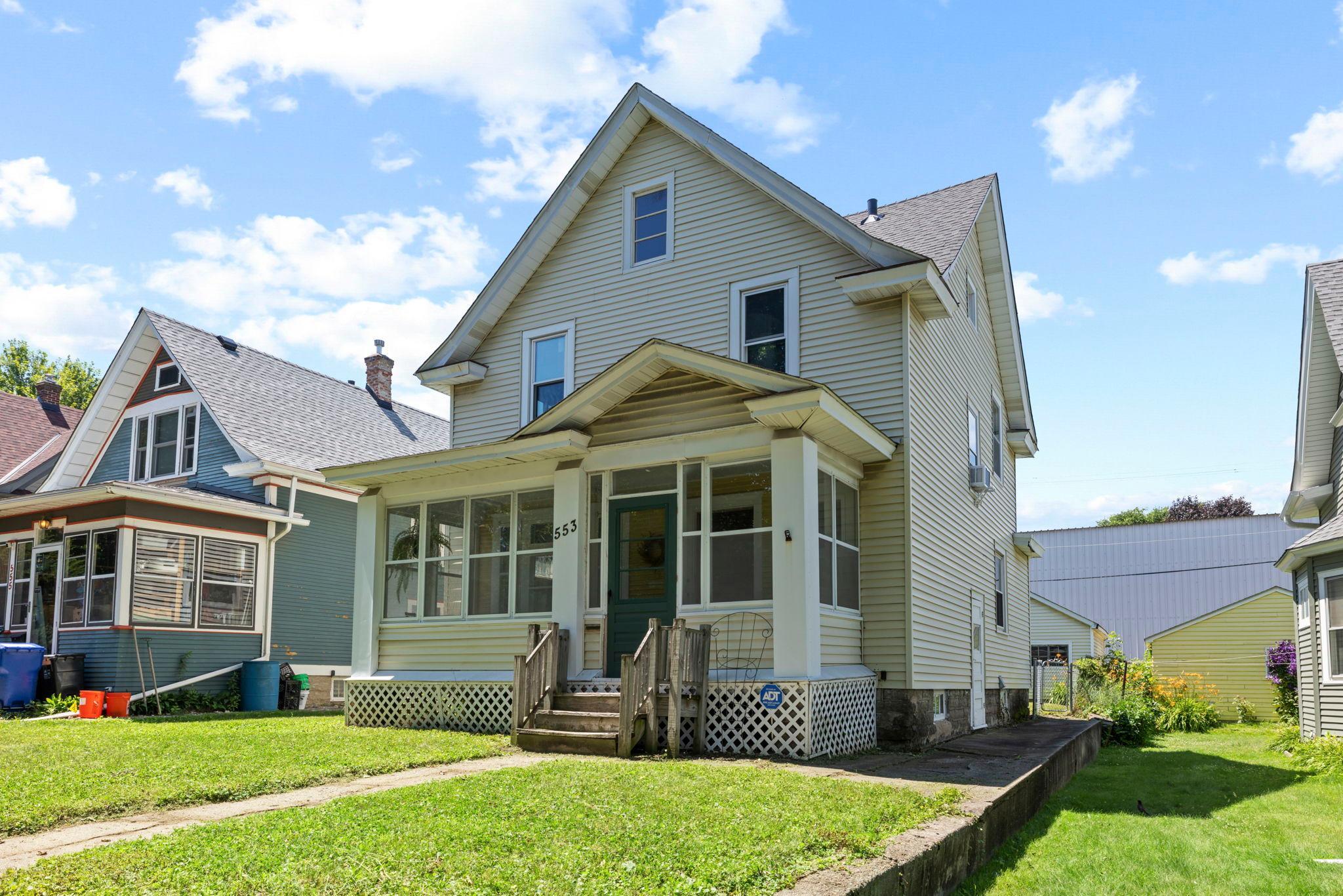 553 Manomin Avenue Property Photo 3