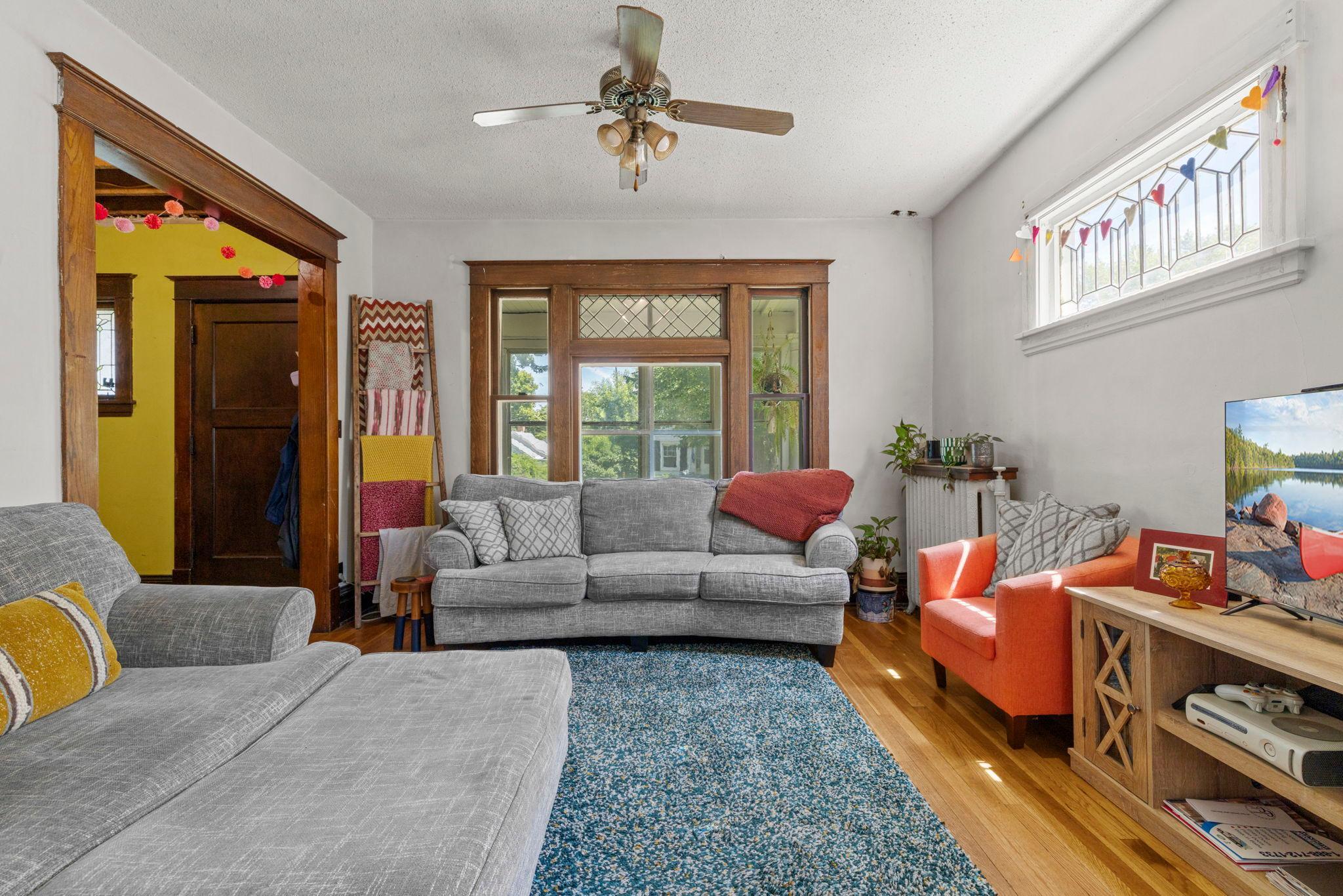 553 Manomin Avenue Property Photo 10