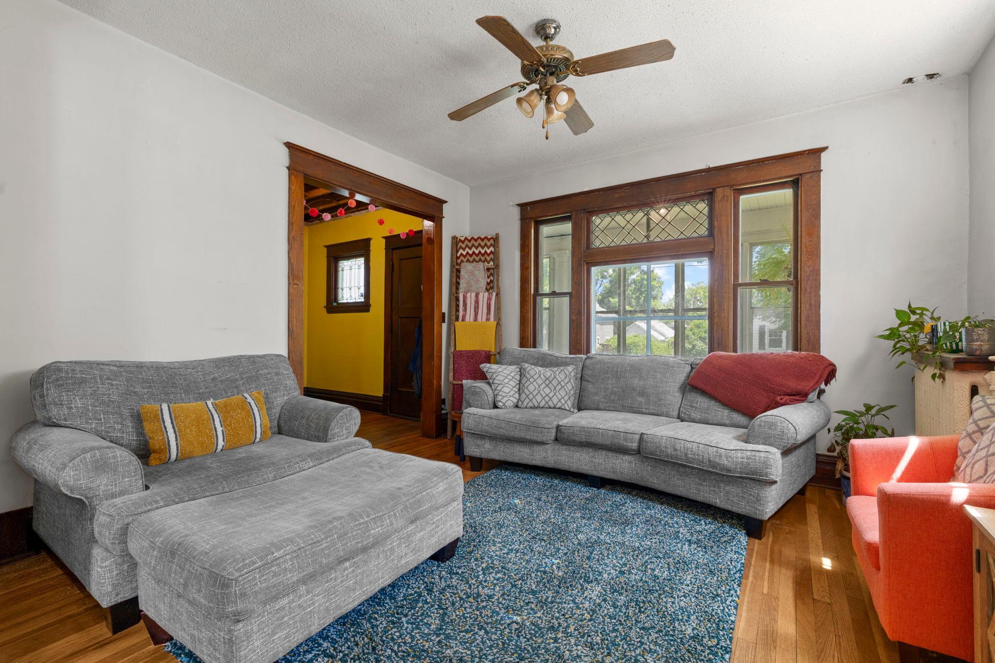 553 Manomin Avenue Property Photo 11