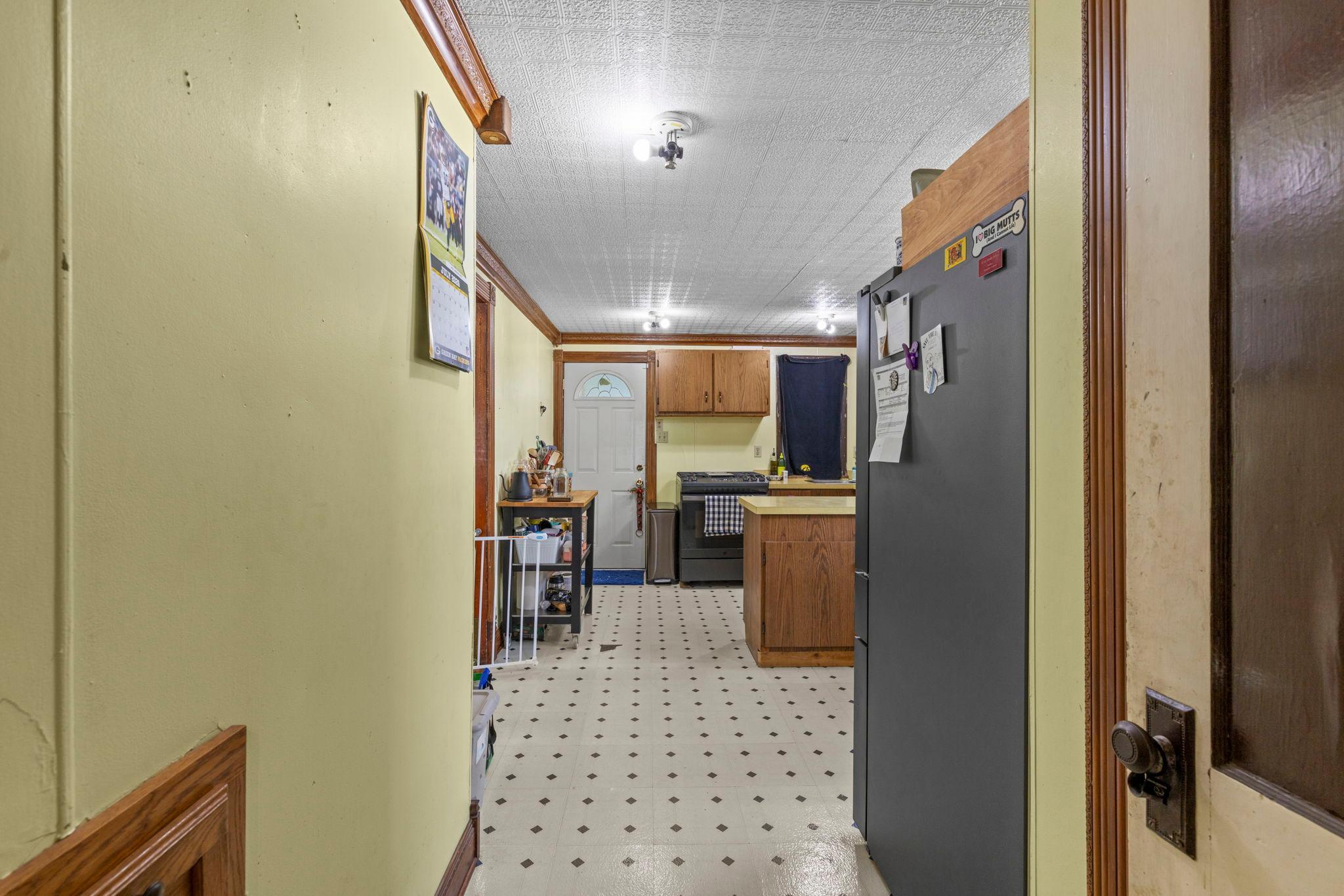 553 Manomin Avenue Property Photo 21