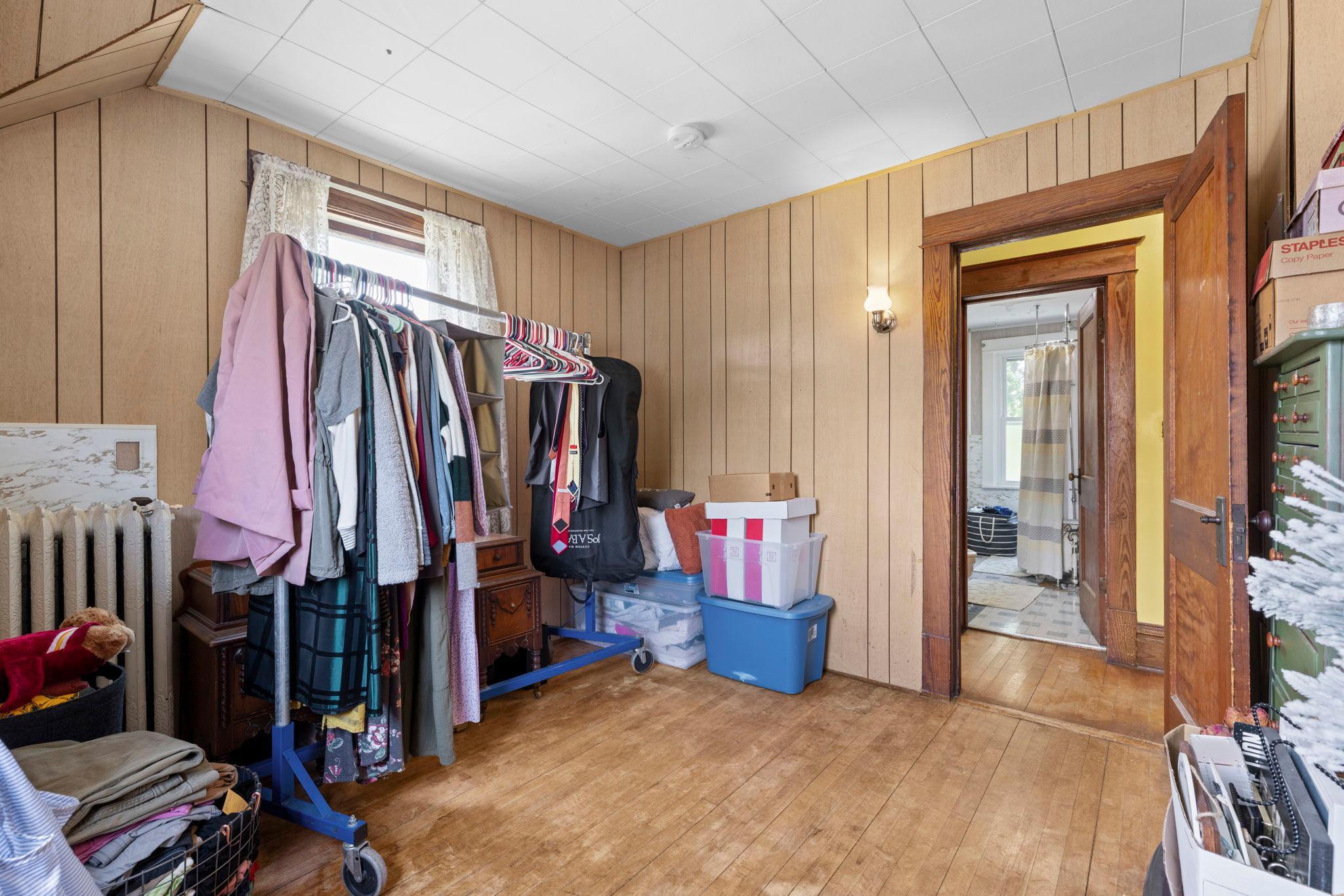 553 Manomin Avenue Property Photo 30