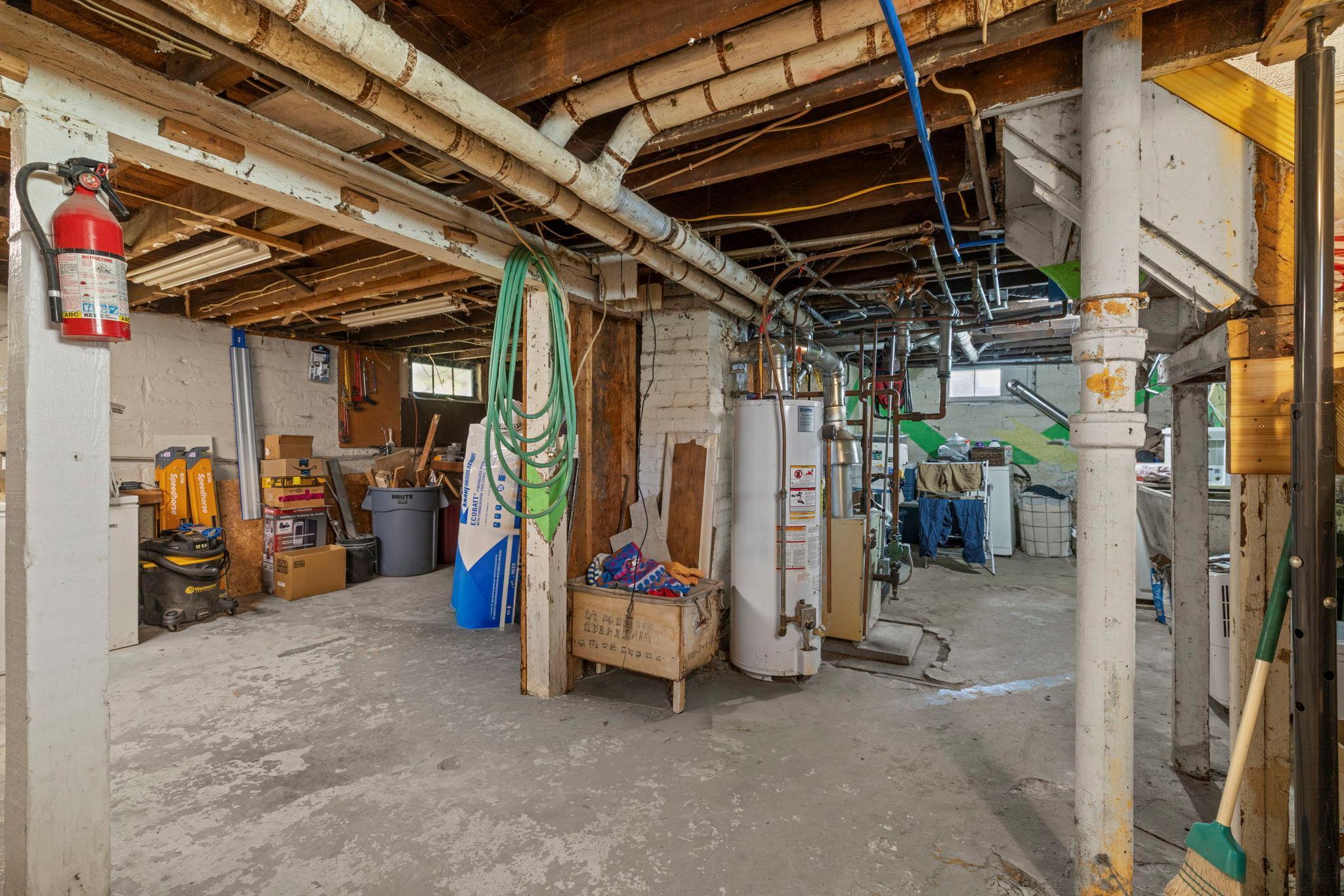 553 Manomin Avenue Property Photo 37