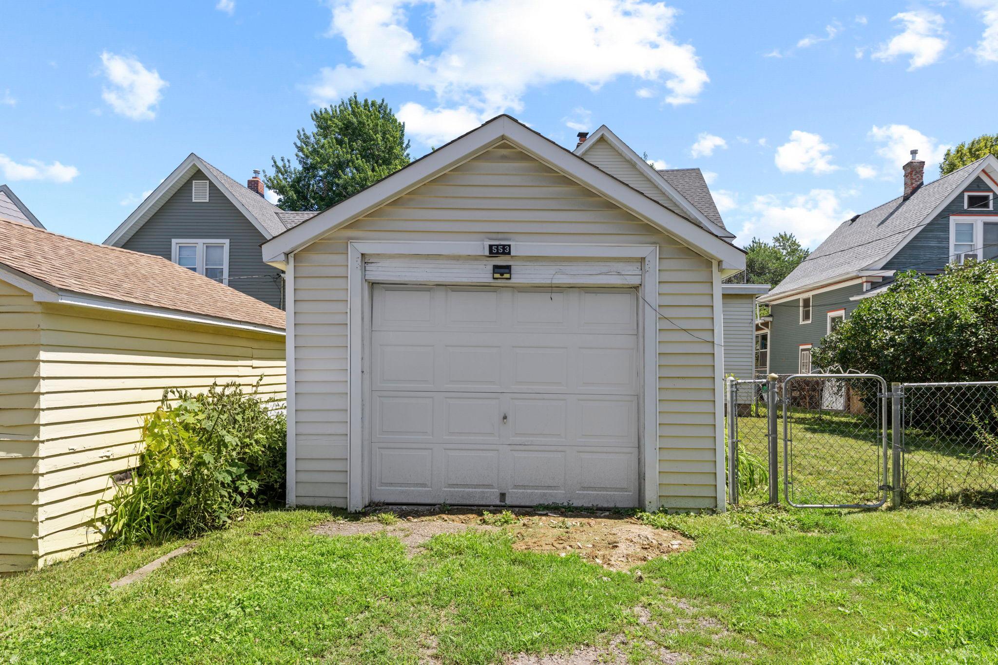 553 Manomin Avenue Property Photo 46