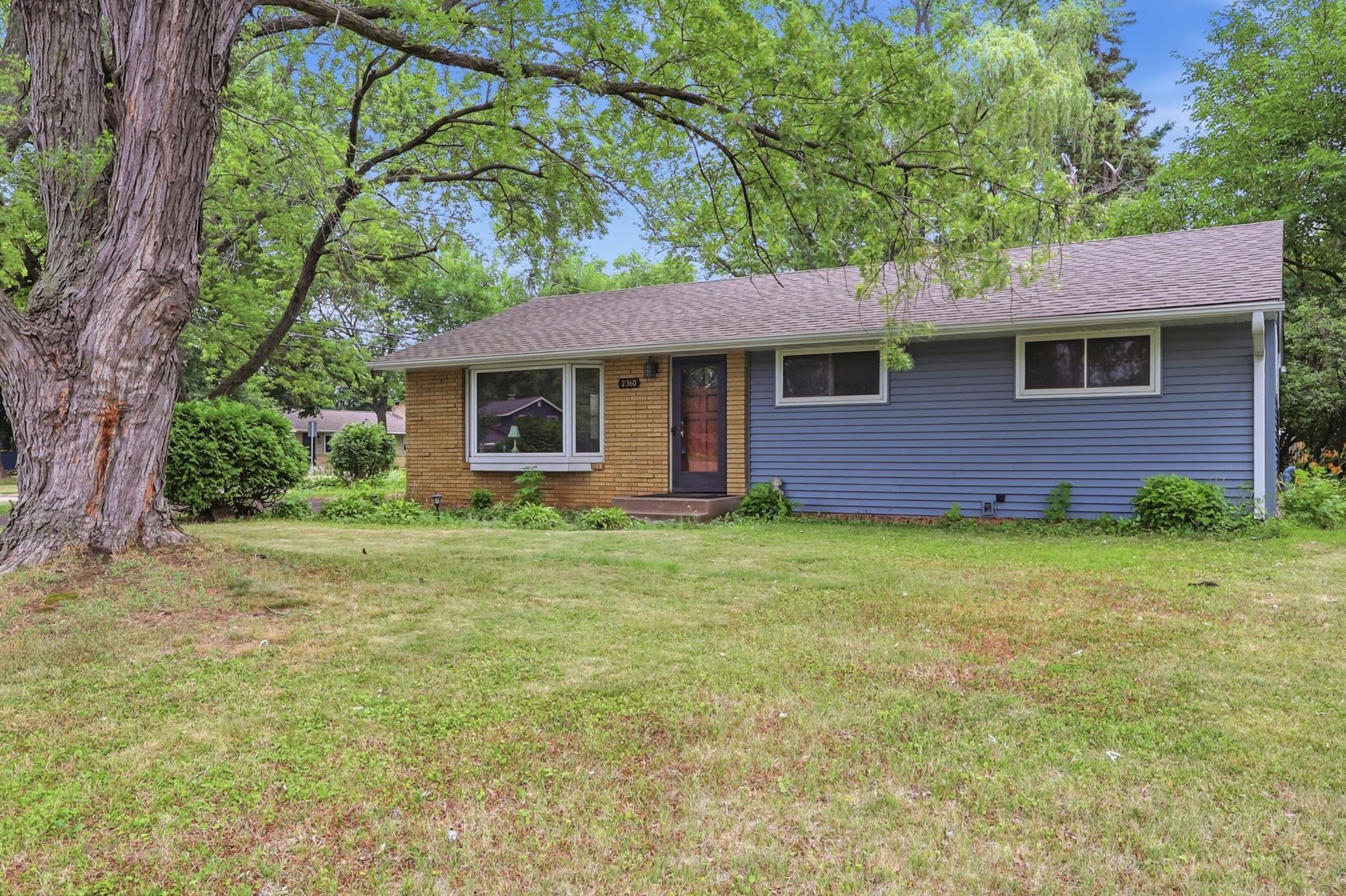 2360 Circle Drive Property Photo 1