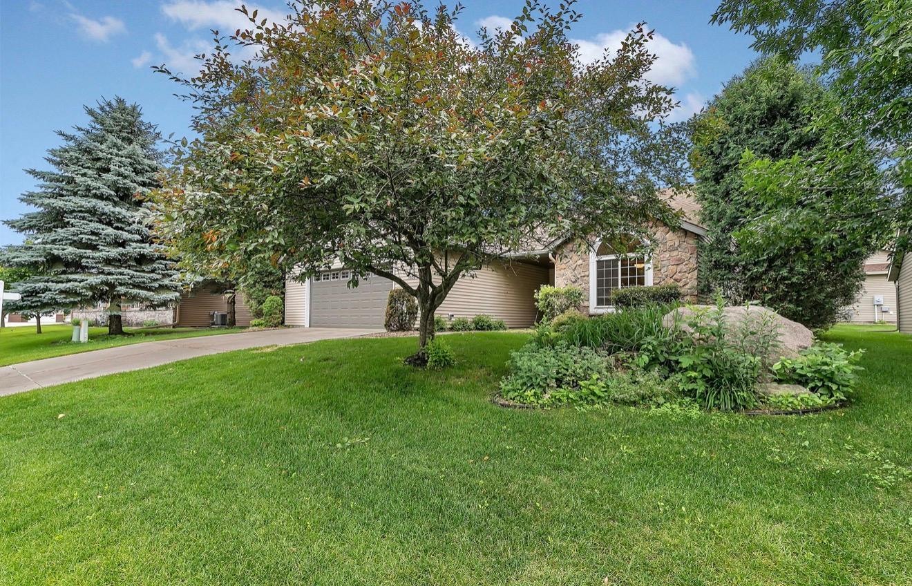 1004 Oak Pond Drive Property Photo 1