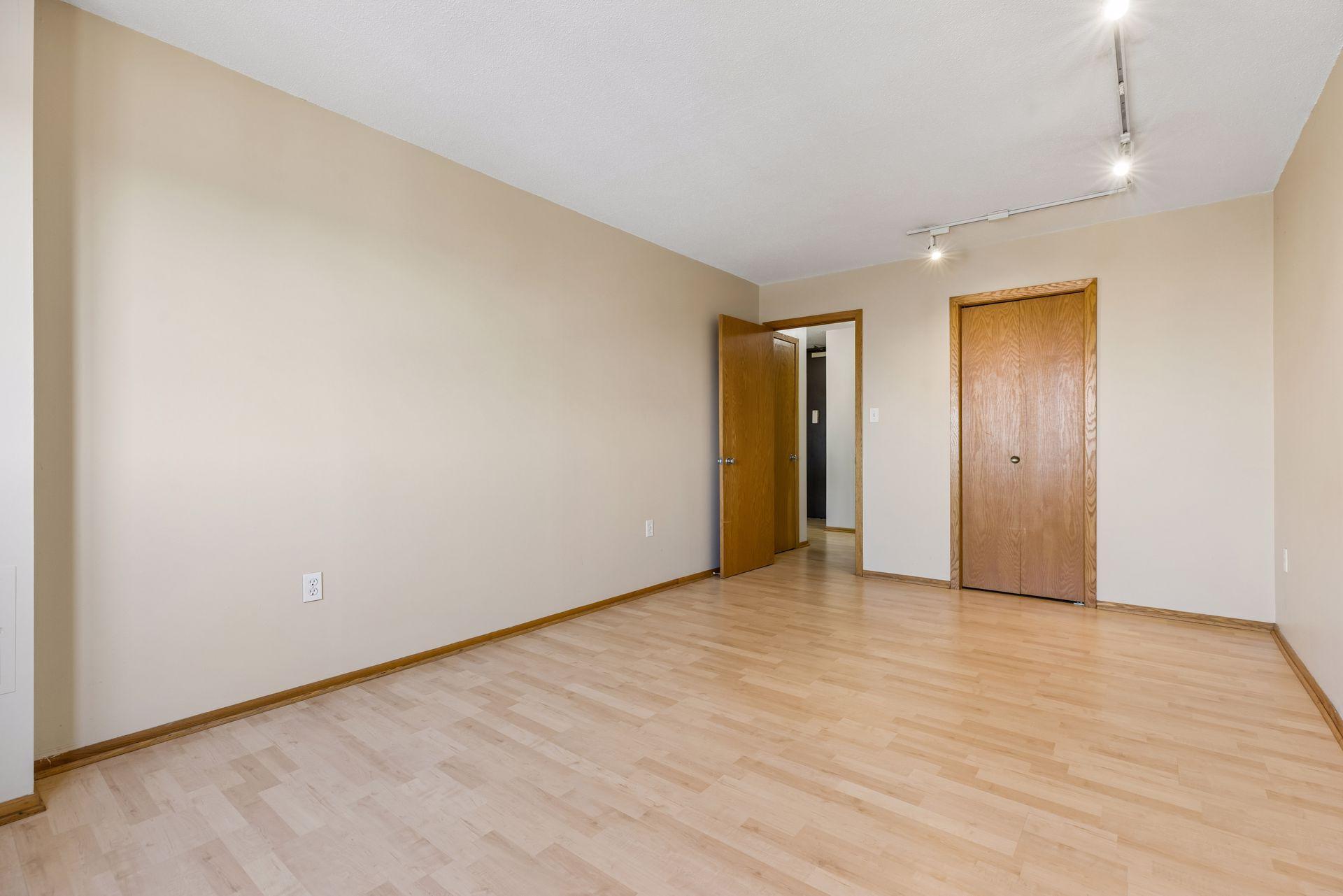 400 Groveland Avenue 1212 Property Photo 19