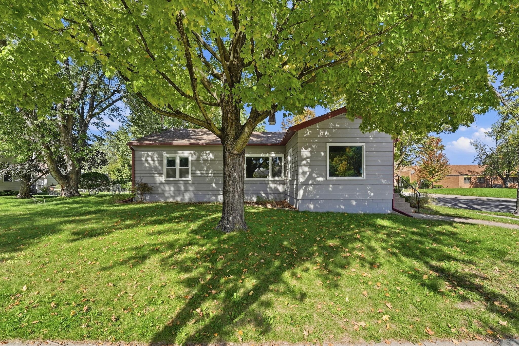 901 31st Avenue N Property Photo 3