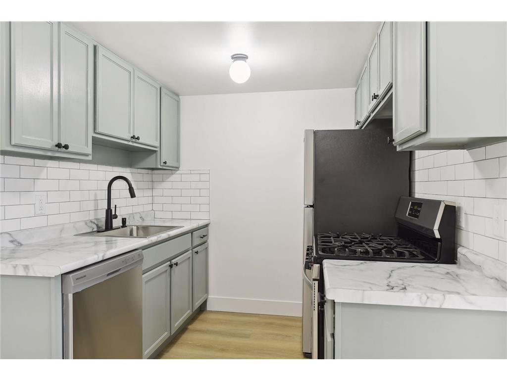 99 E 54th Street 5 Property Photo 5