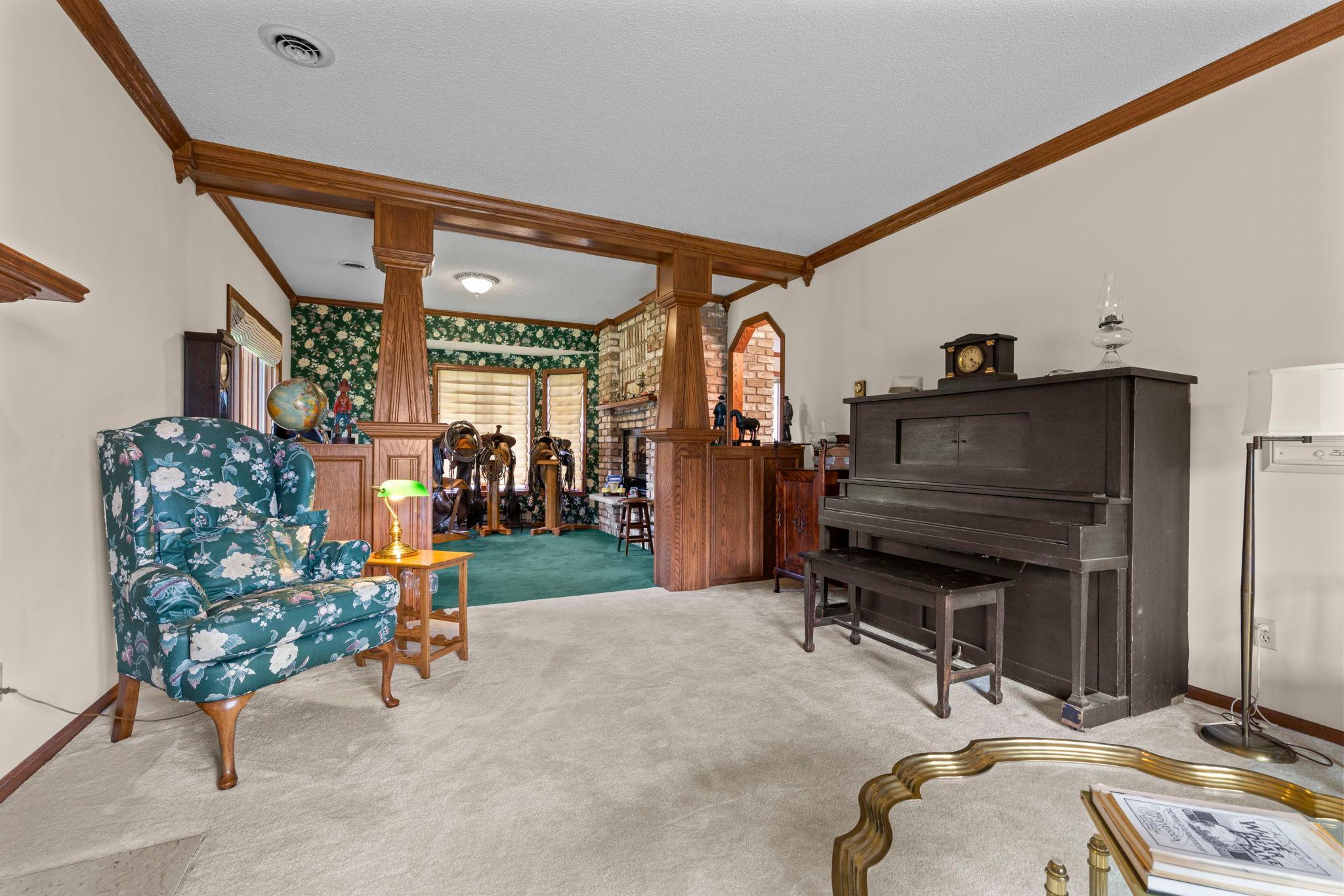 6 Lacosta Drive Property Photo 8
