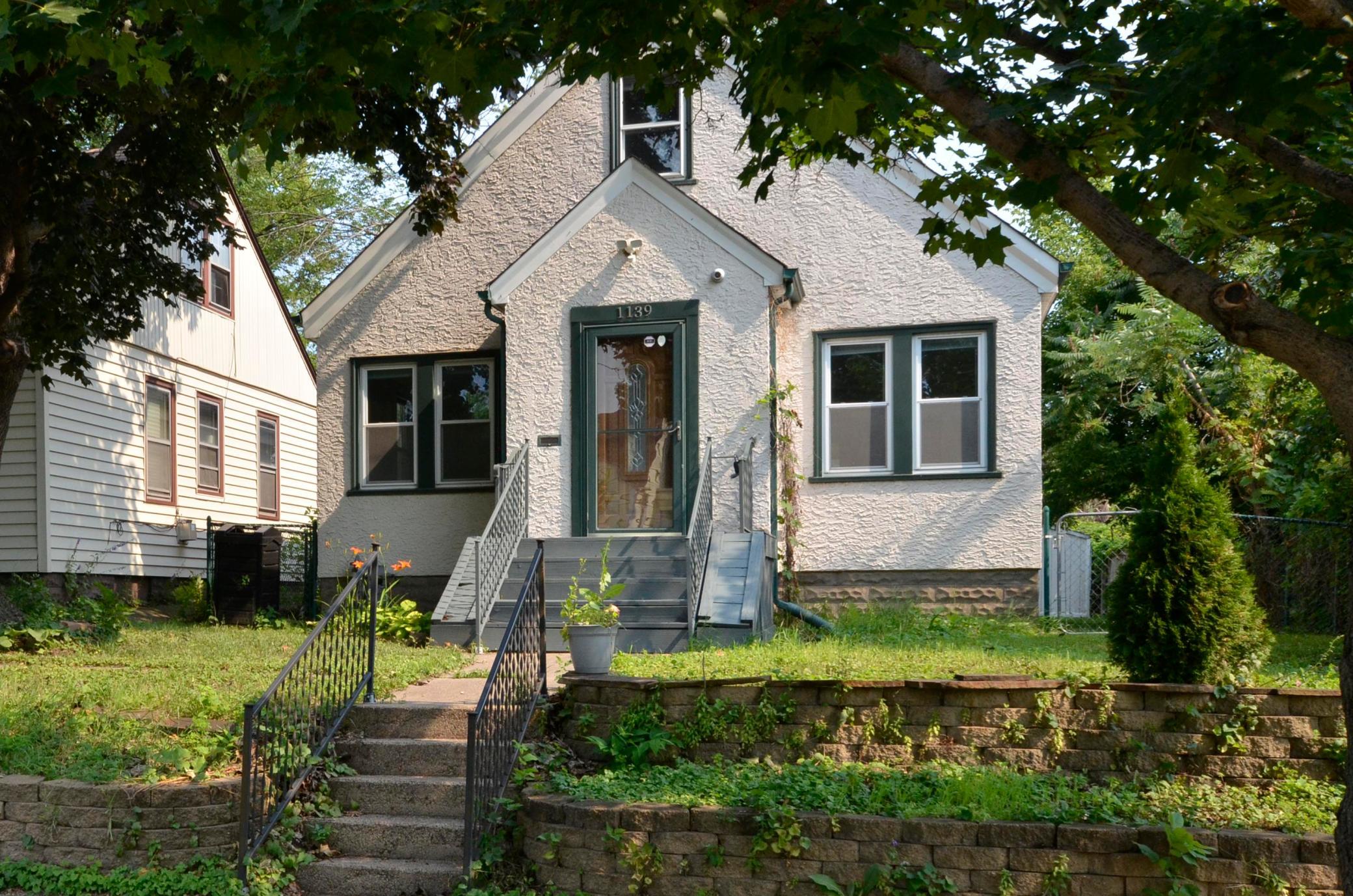 1139 Magnolia Avenue E Property Photo 2