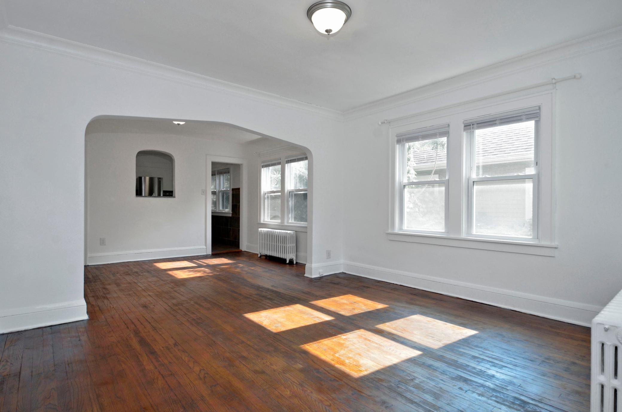 1139 Magnolia Avenue E Property Photo 3