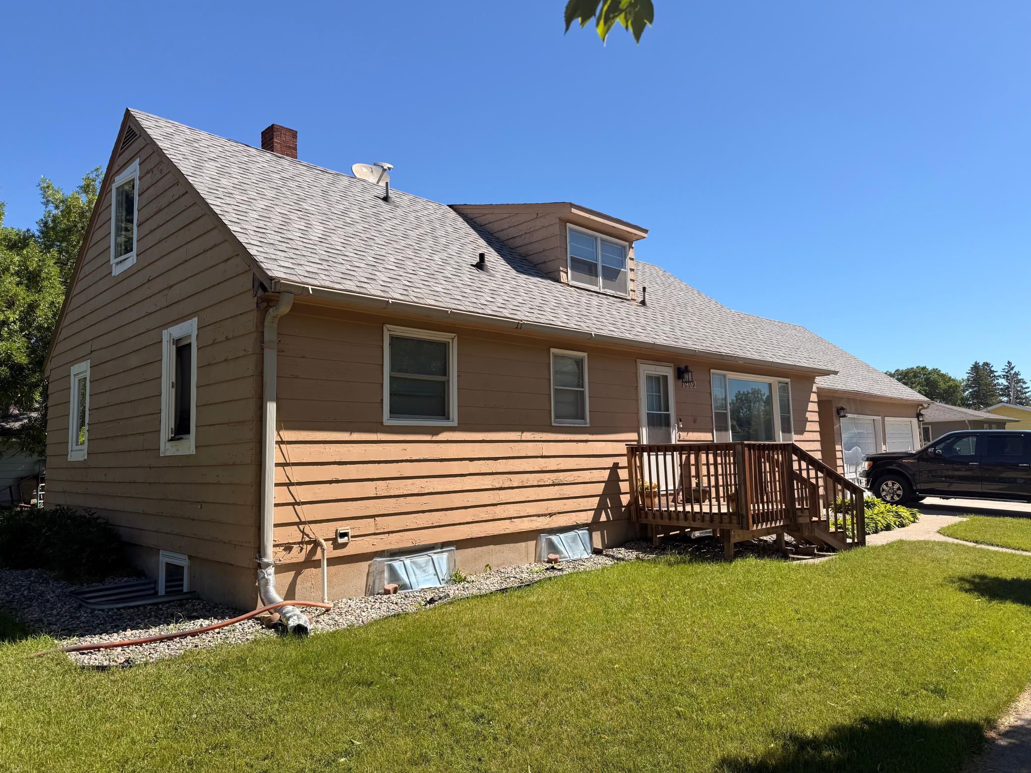 1902 8th Avenue N Property Photo 3