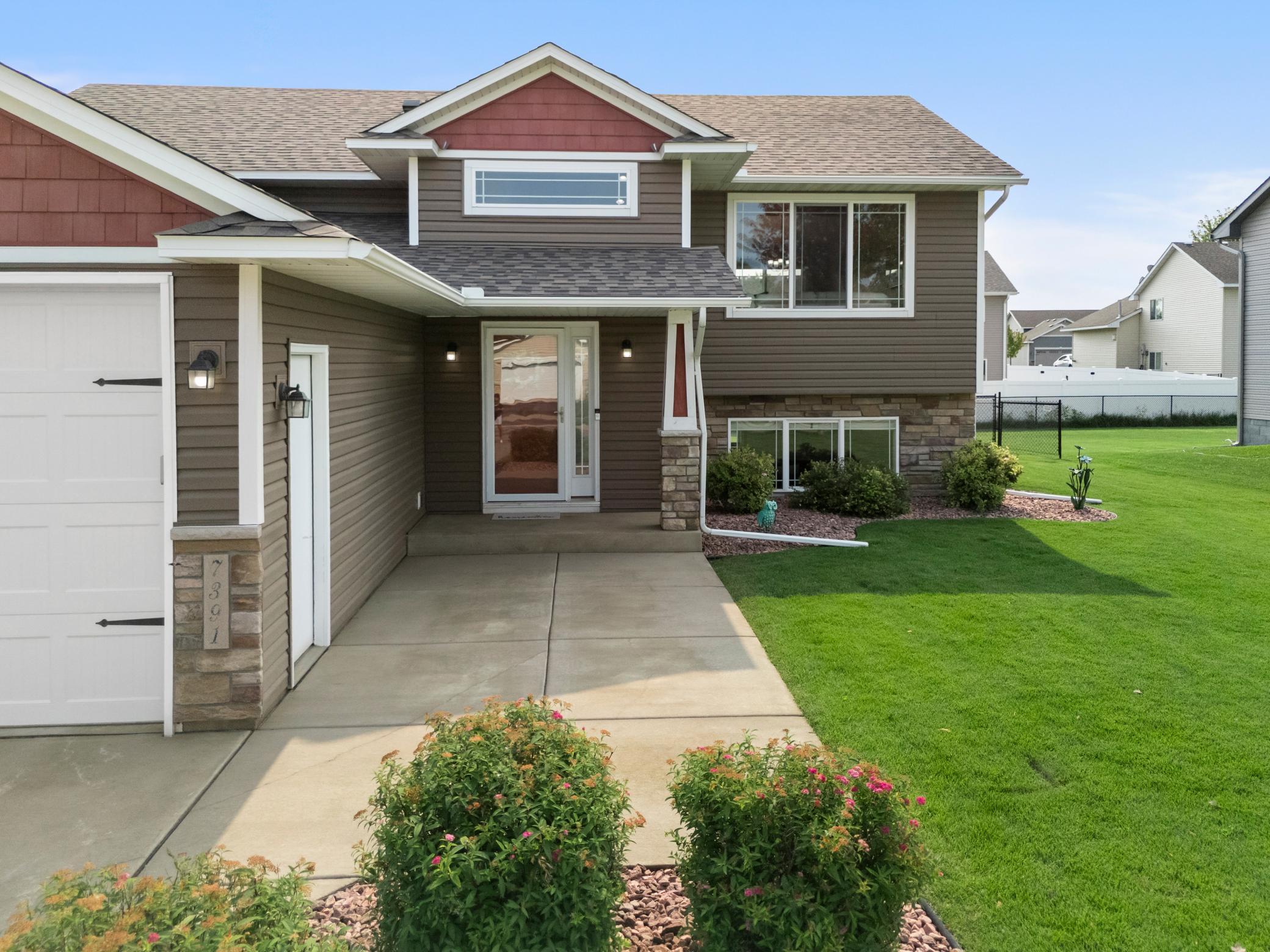 7391 Kahler Circle Ne Property Photo 3