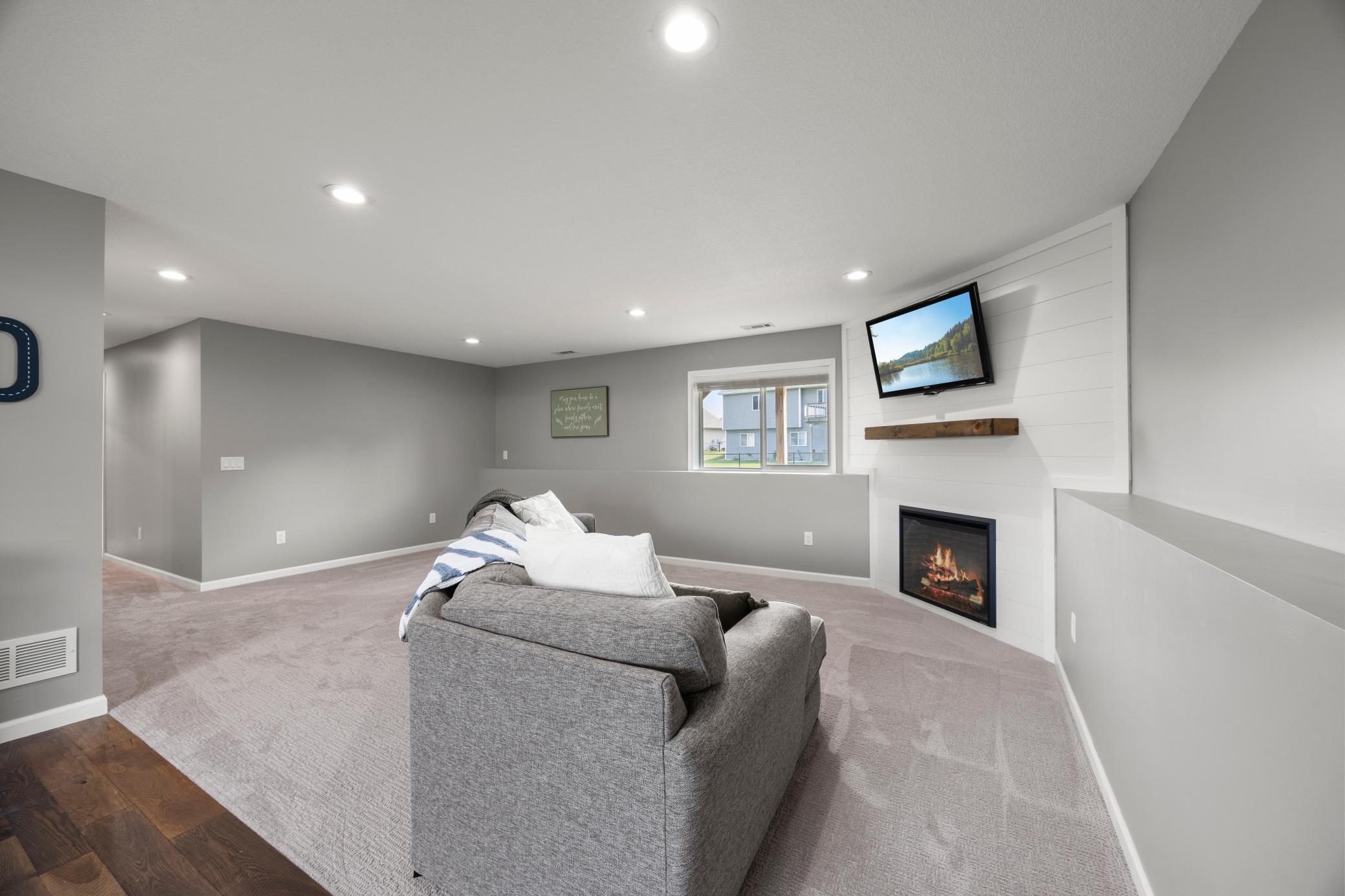 7391 Kahler Circle Ne Property Photo 26