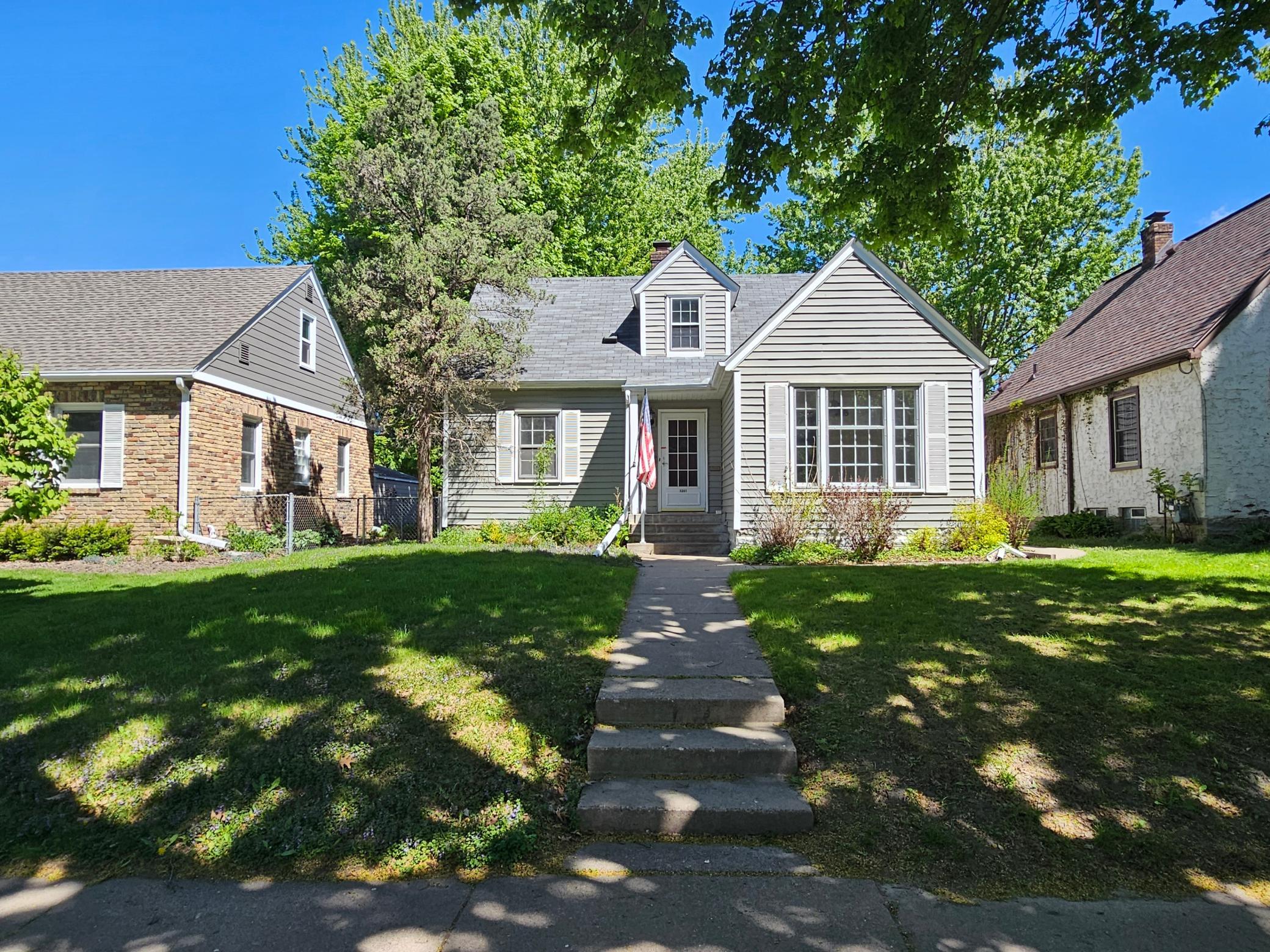 1361 Scheffer Avenue Property Photo 1
