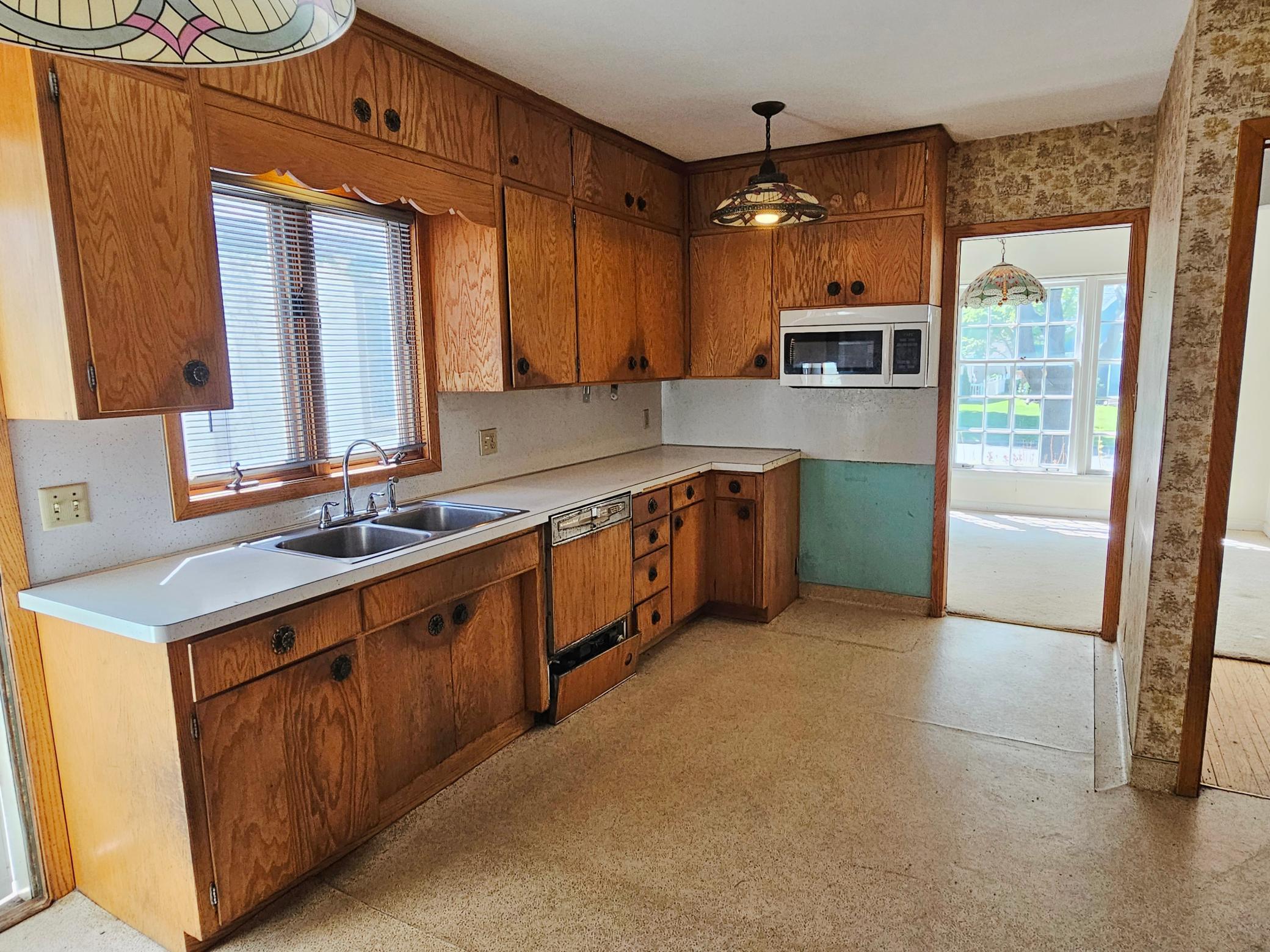 1361 Scheffer Avenue Property Photo 2
